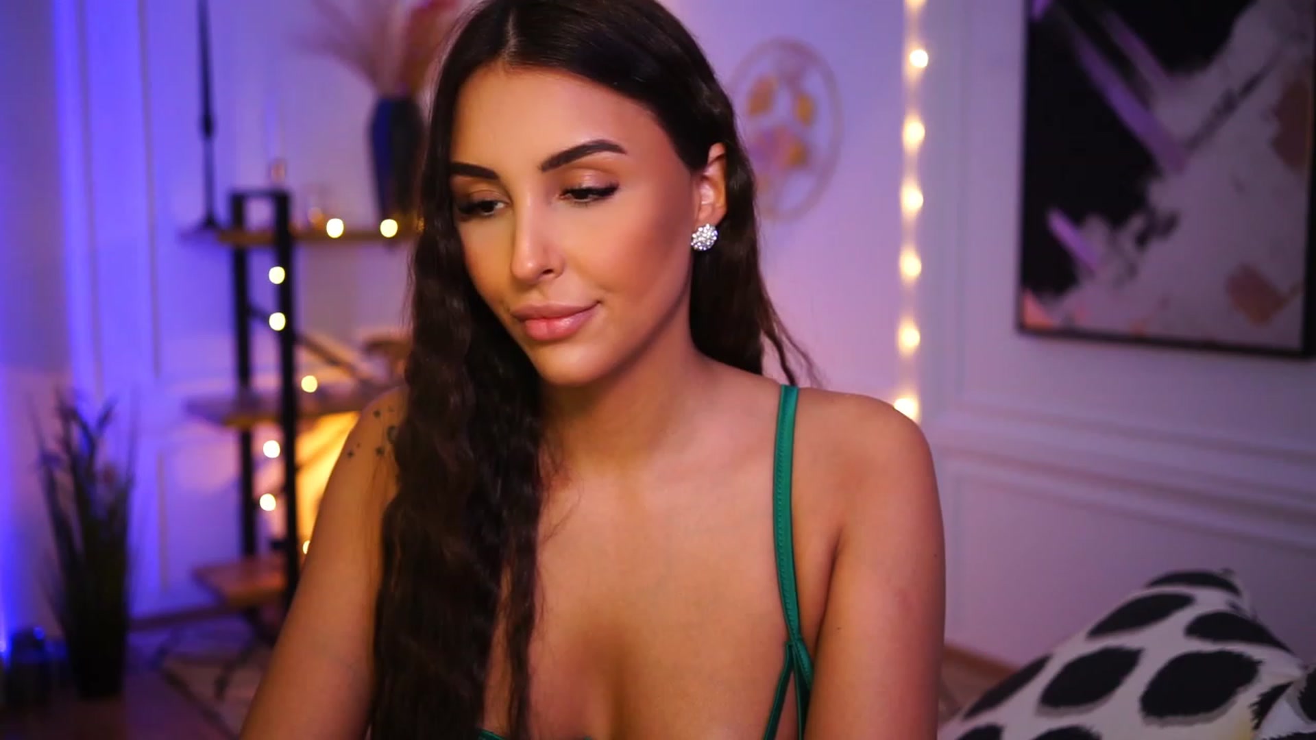 Gallery image thumbnail from Lisamelow's myfreecams stream on, 01/05/2023, 20:28 image 6 of 20