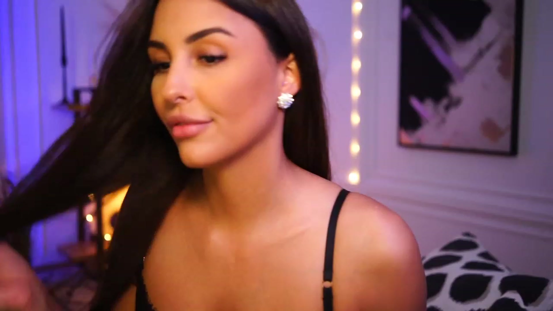 Gallery image thumbnail from Lisamelow's myfreecams stream on, 01/09/2023, 22:18 image 20 of 20
