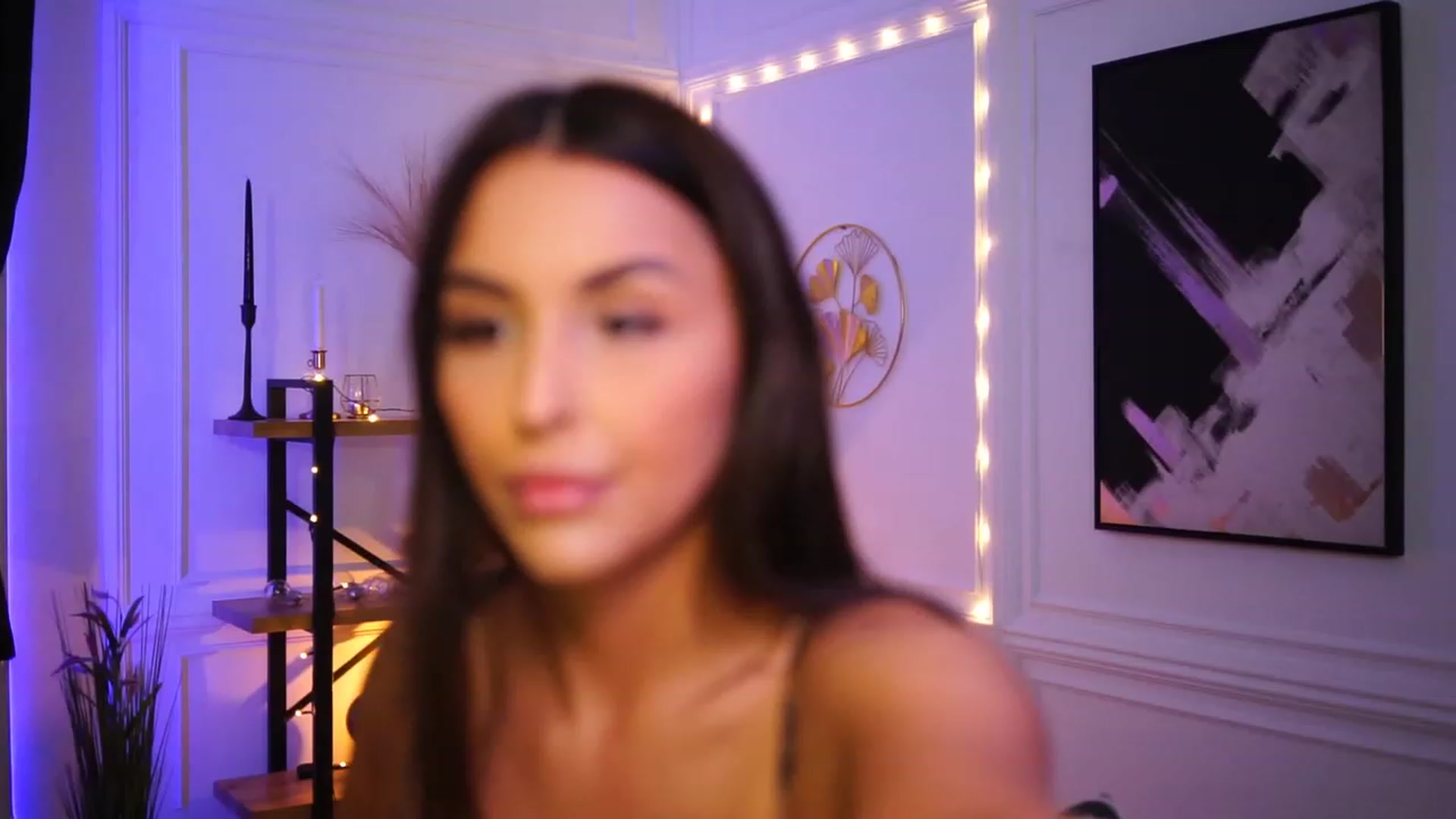 Gallery image thumbnail from Lisamelow's myfreecams stream on, 01/17/2023, 21:21 image 1 of 20