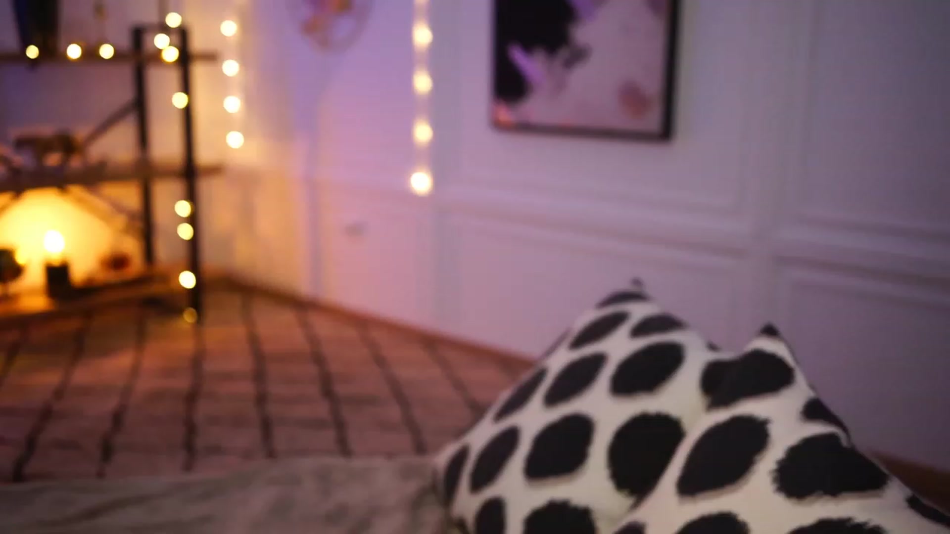 Gallery image thumbnail from Lisamelow's myfreecams stream on, 01/22/2023, 05:43 image 1 of 20