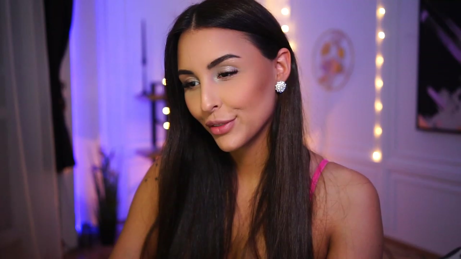 Gallery image thumbnail from Lisamelow's myfreecams stream on, 01/25/2023, 18:11 image 7 of 20