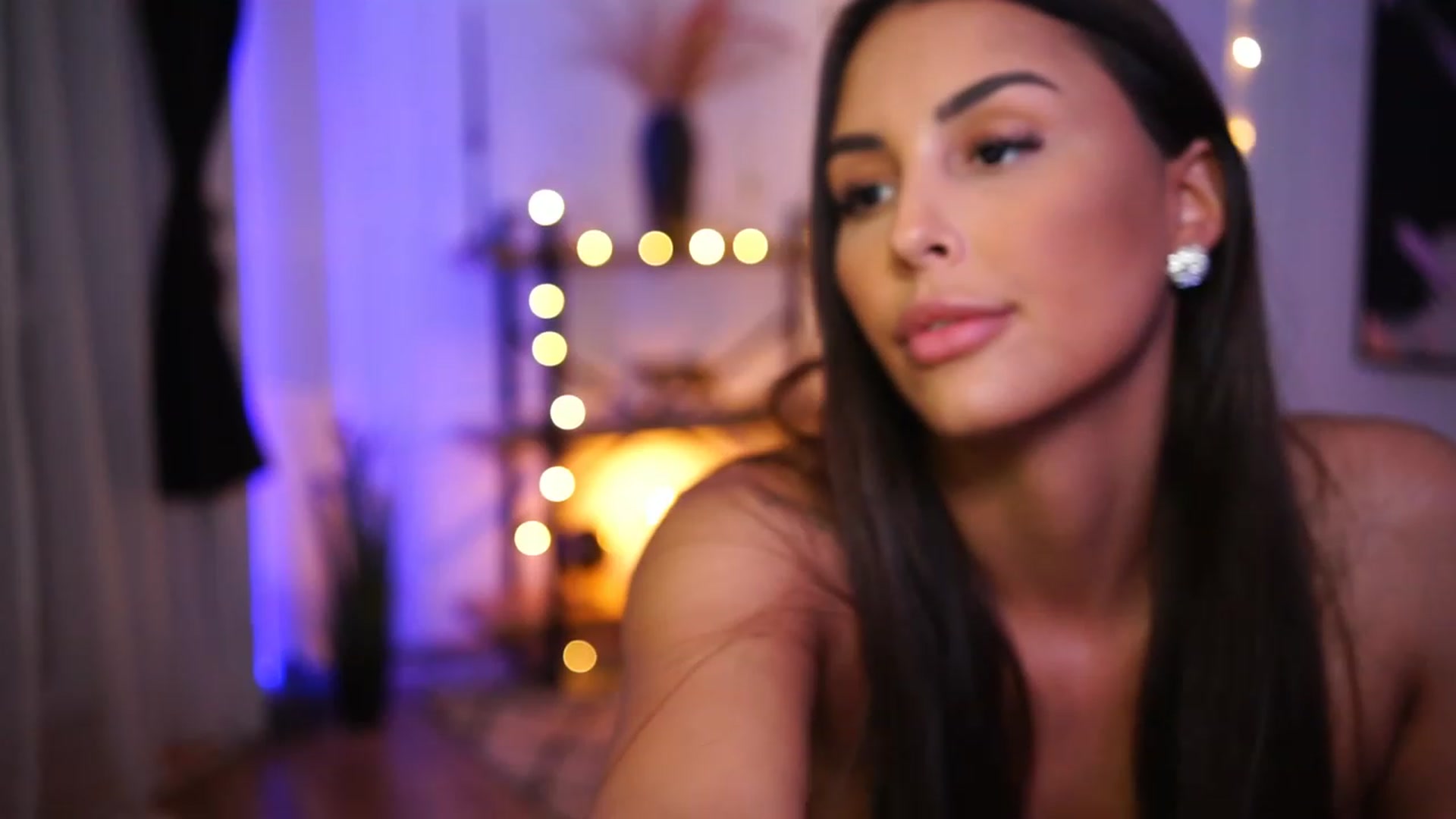 Gallery image thumbnail from Lisamelow's myfreecams stream on, 01/26/2023, 19:52 image 17 of 20