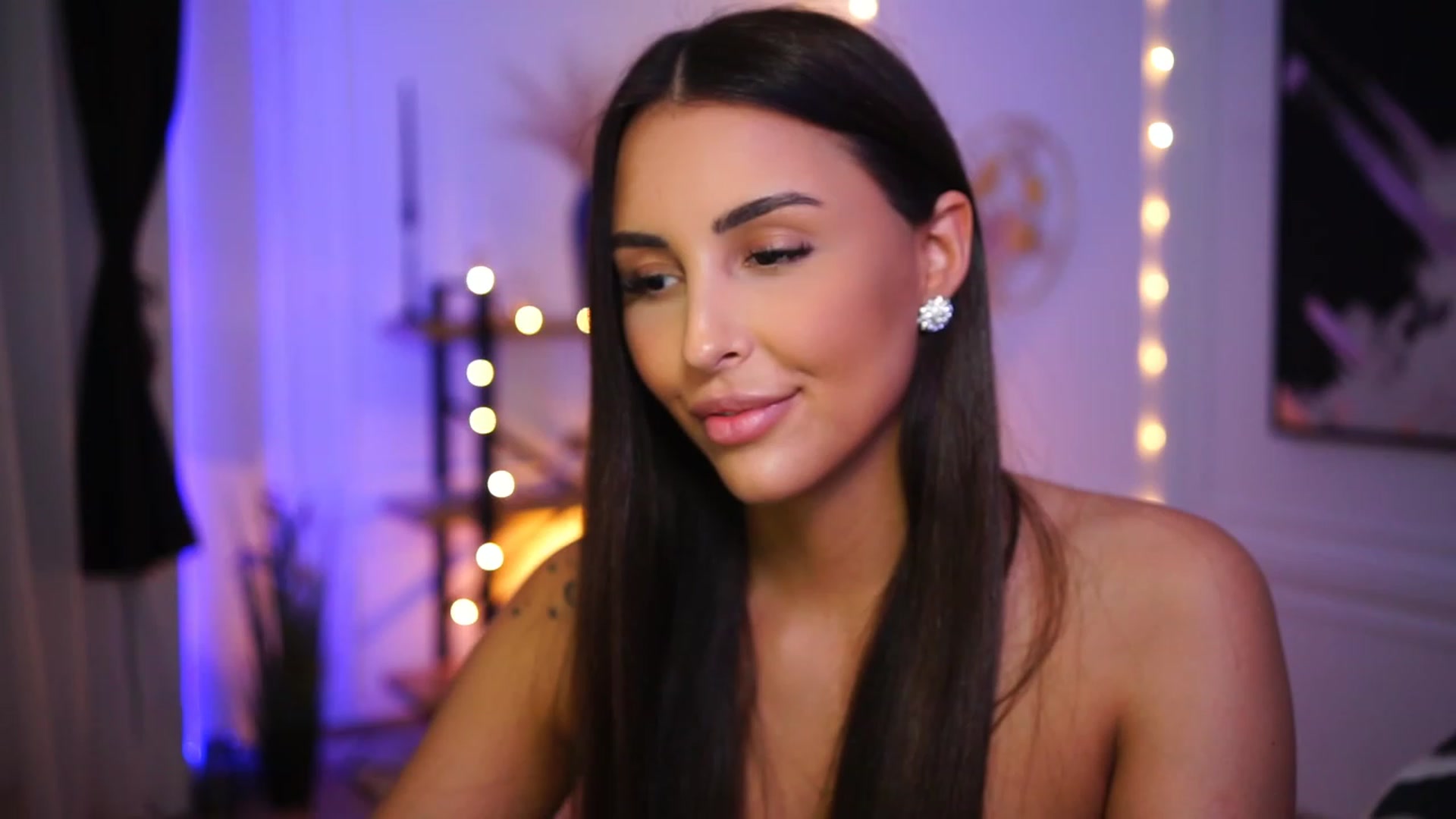 Gallery image thumbnail from Lisamelow's myfreecams stream on, 01/26/2023, 19:52 image 20 of 20