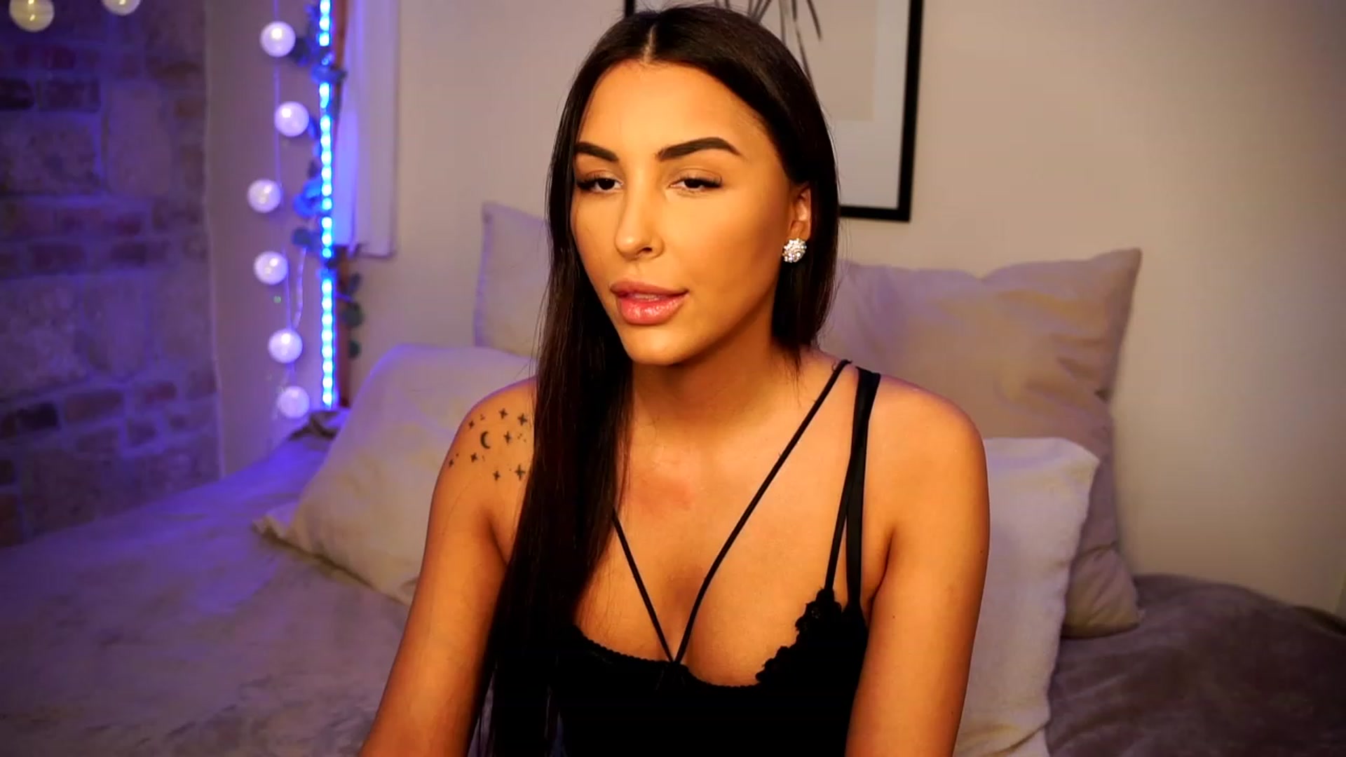 Gallery image thumbnail from Lisamelow's myfreecams stream on, 01/30/2023, 05:43 image 1 of 20