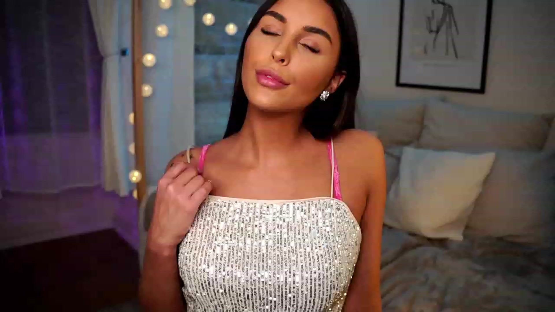 Gallery image thumbnail from Lisamelow's myfreecams stream on, 02/01/2023, 08:23 image 11 of 20