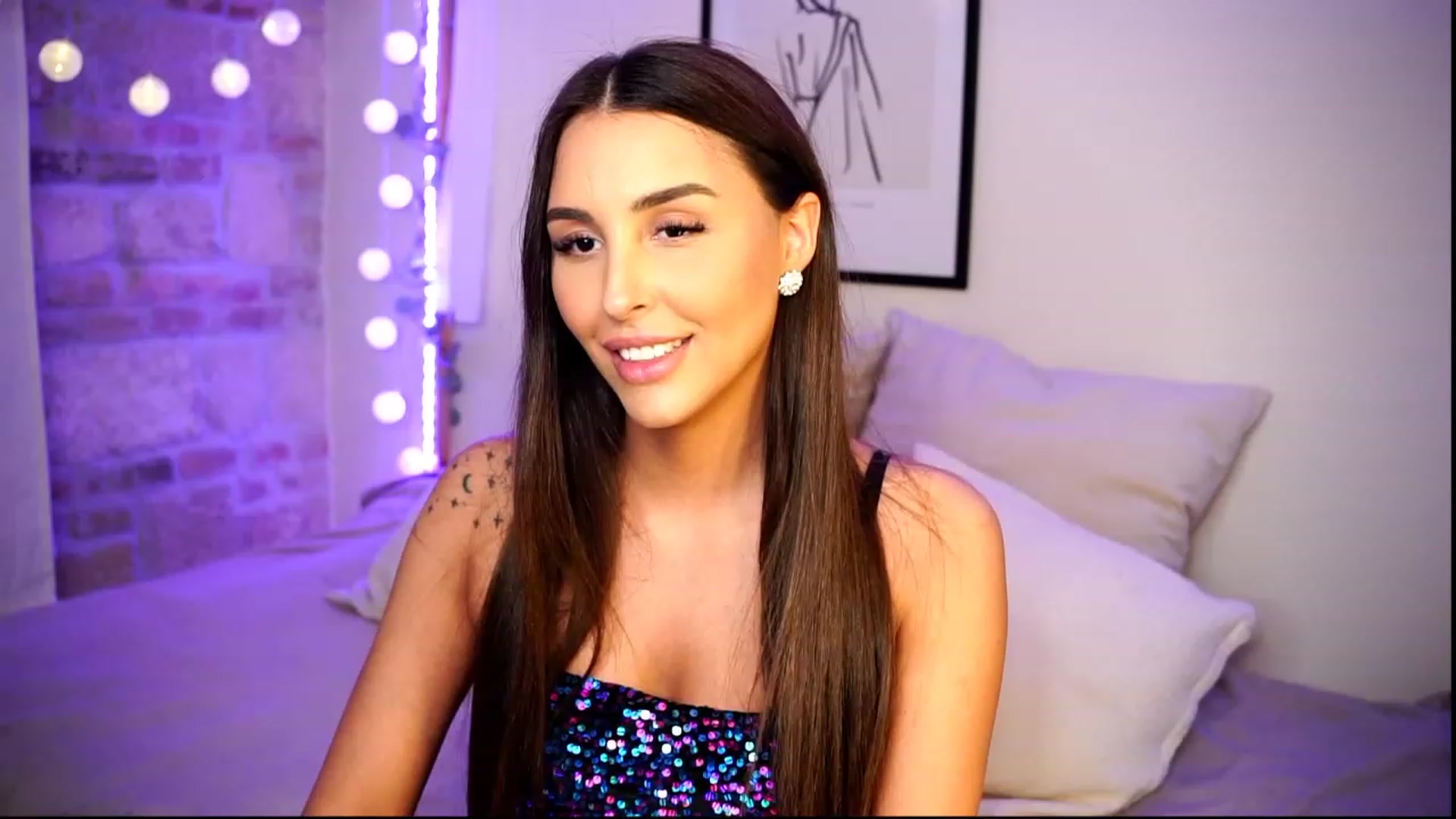 Gallery image thumbnail from Lisamelow's myfreecams stream on, 02/02/2023, 22:40 image 1 of 20