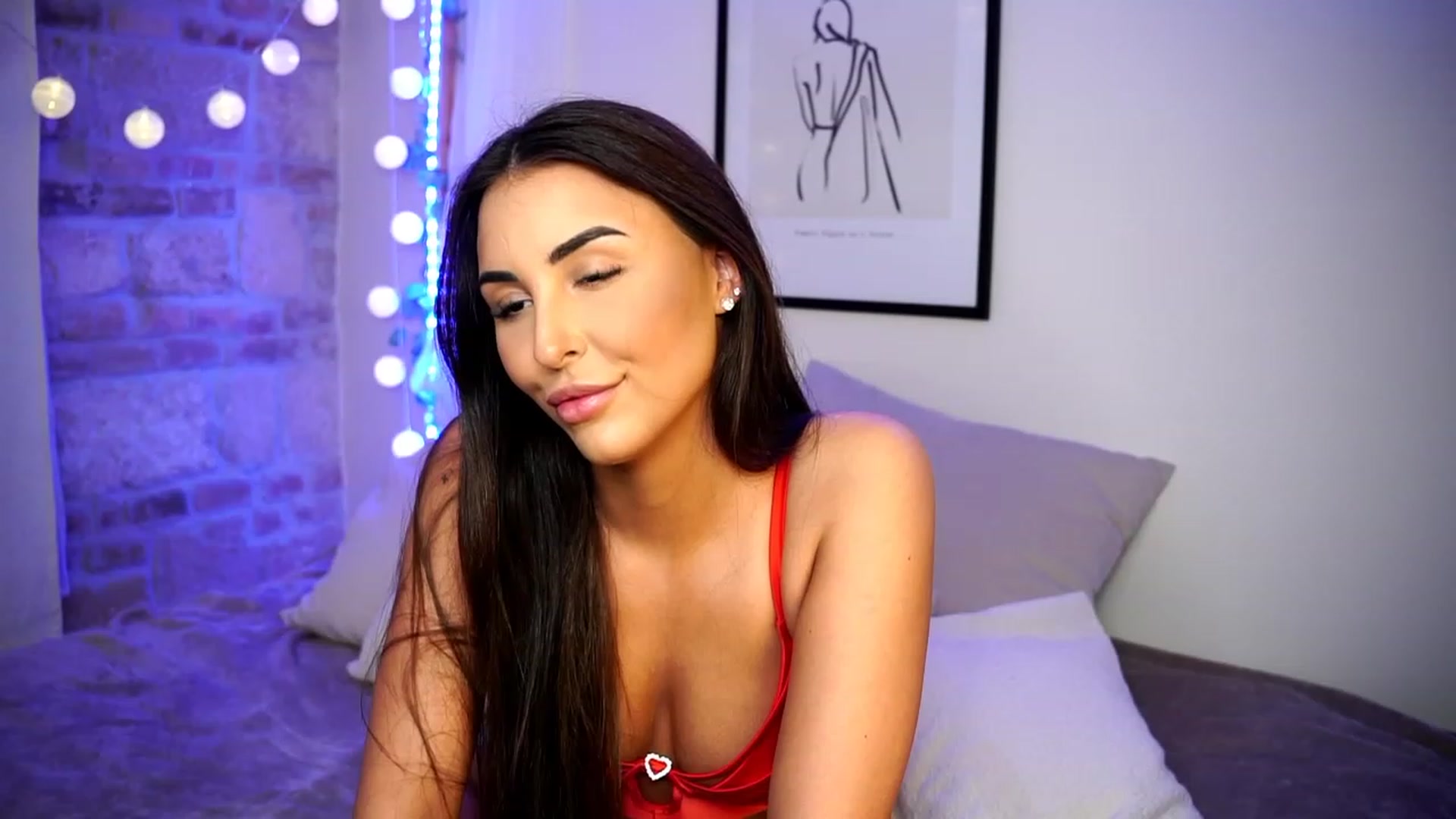 Gallery image thumbnail from Lisamelow's myfreecams stream on, 02/14/2023, 07:43 image 14 of 20