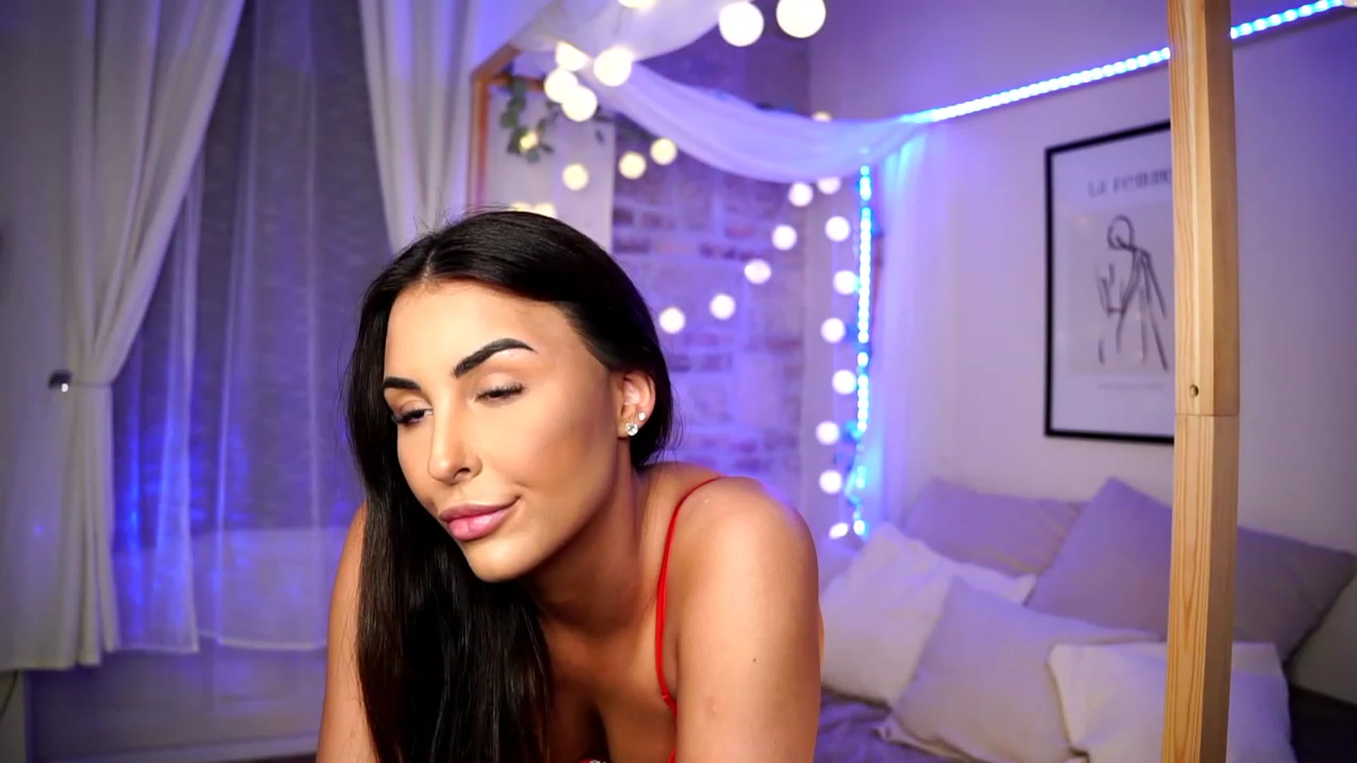 Gallery image thumbnail from Lisamelow's myfreecams stream on, 02/14/2023, 07:43 image 10 of 20
