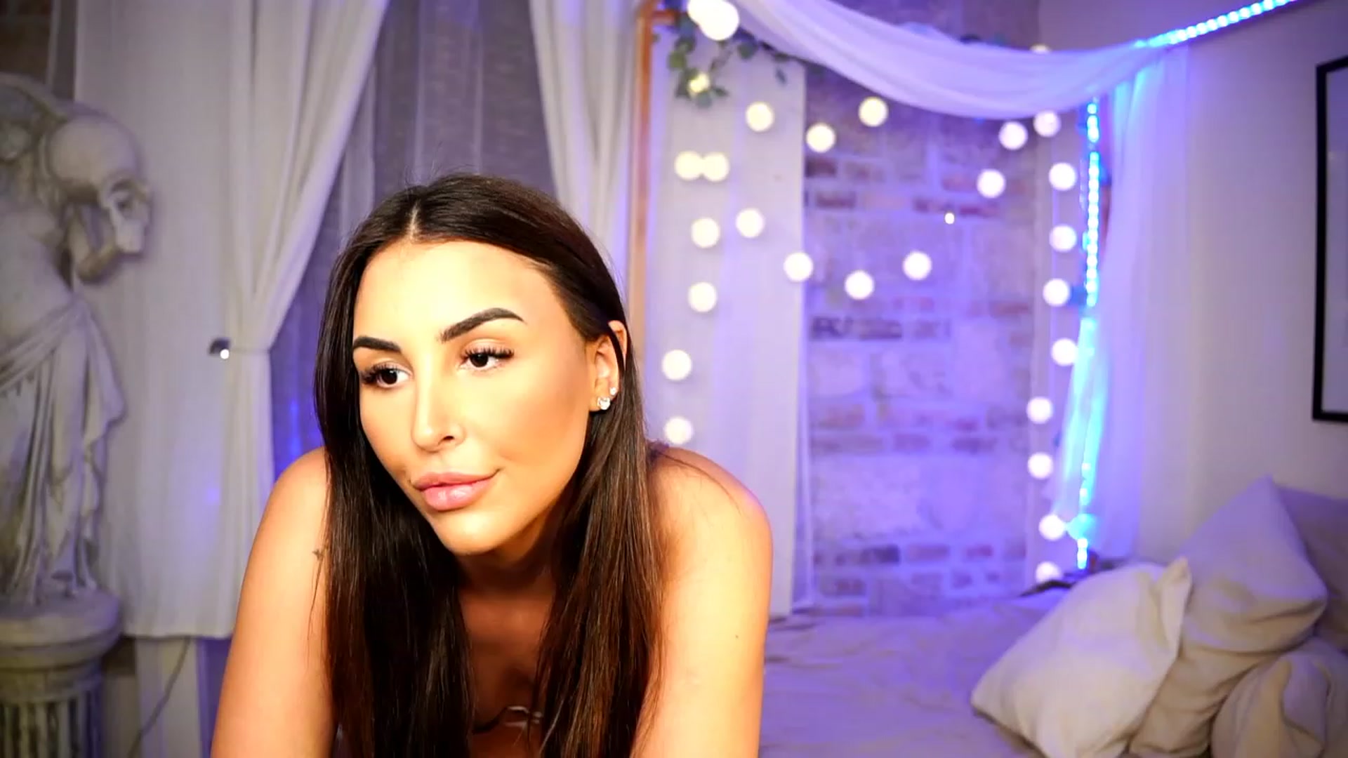Gallery image thumbnail from Lisamelow's myfreecams stream on, 02/15/2023, 22:27 image 20 of 20