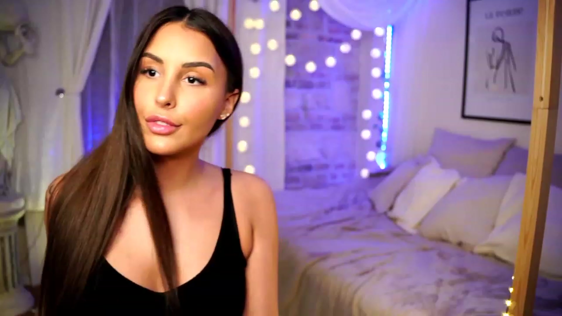 Gallery image thumbnail from Lisamelow's myfreecams stream on, 02/24/2023, 05:47 image 20 of 20