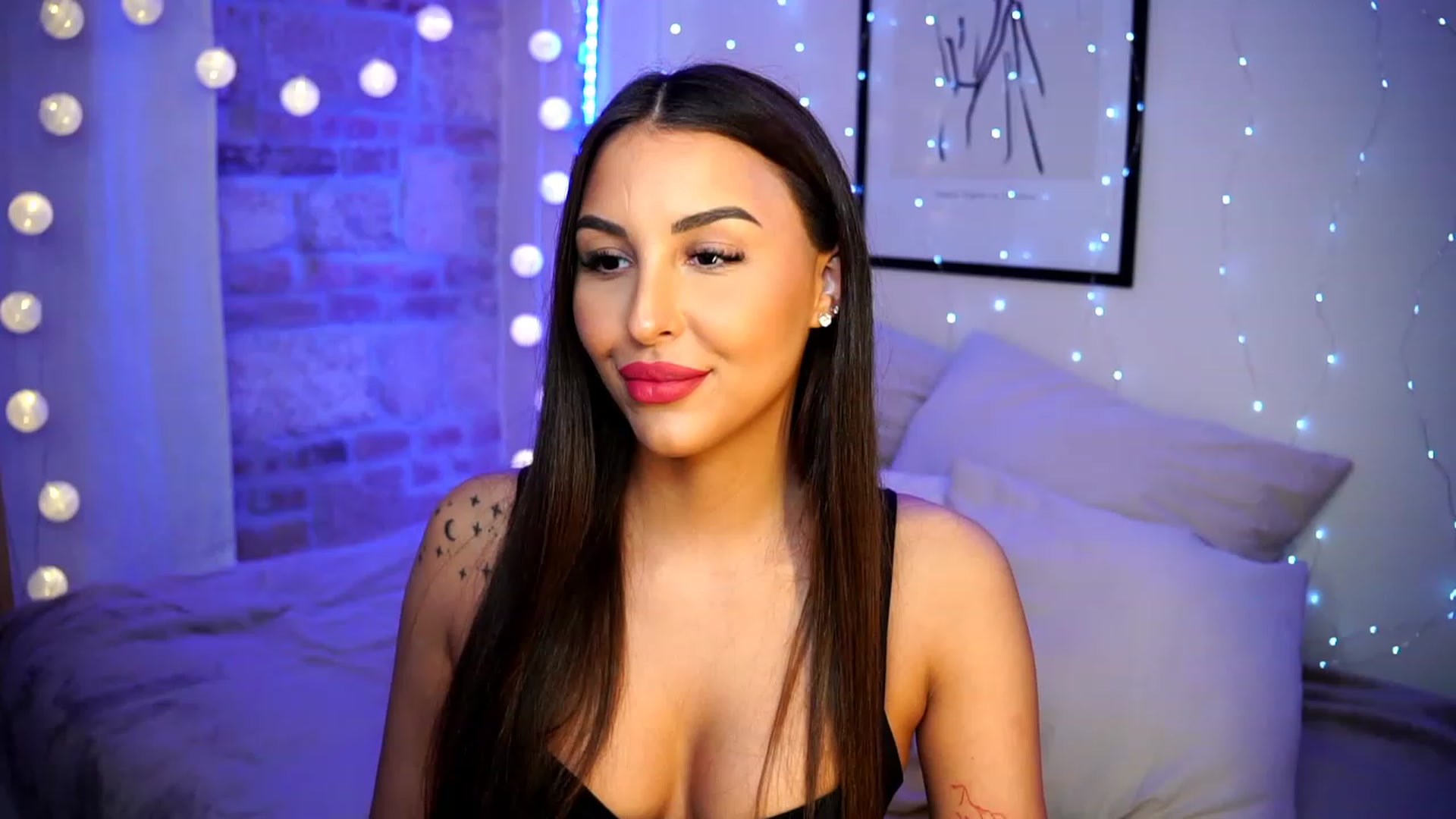 Gallery image thumbnail from Lisamelow's myfreecams stream on, 03/01/2023, 18:02 image 20 of 20