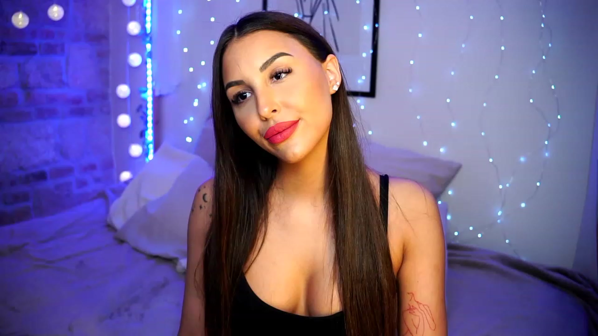 Gallery image thumbnail from Lisamelow's myfreecams stream on, 03/01/2023, 18:02 image 9 of 20