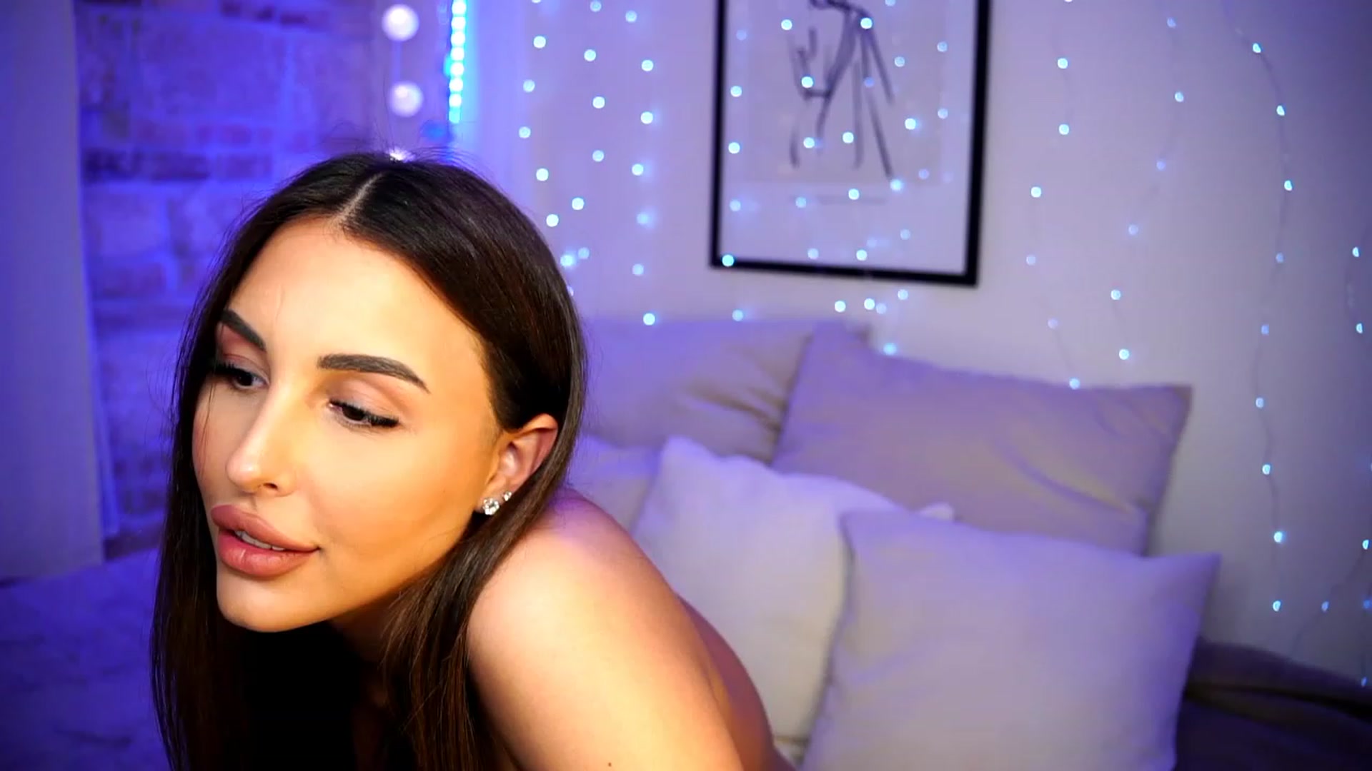 Gallery image thumbnail from Lisamelow's myfreecams stream on, 03/10/2023, 22:07 image 4 of 20