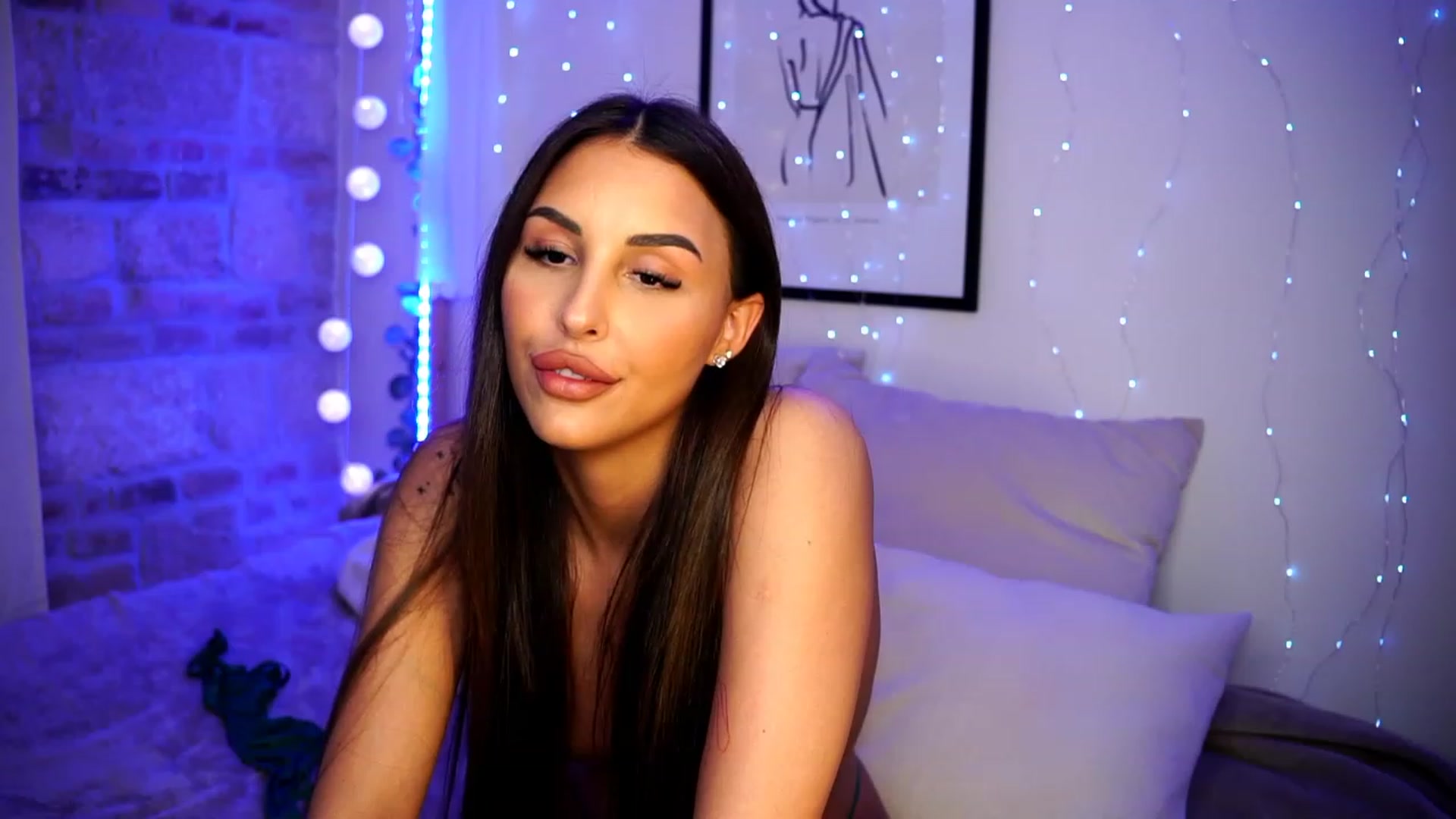 Gallery image thumbnail from Lisamelow's myfreecams stream on, 03/10/2023, 22:07 image 20 of 20