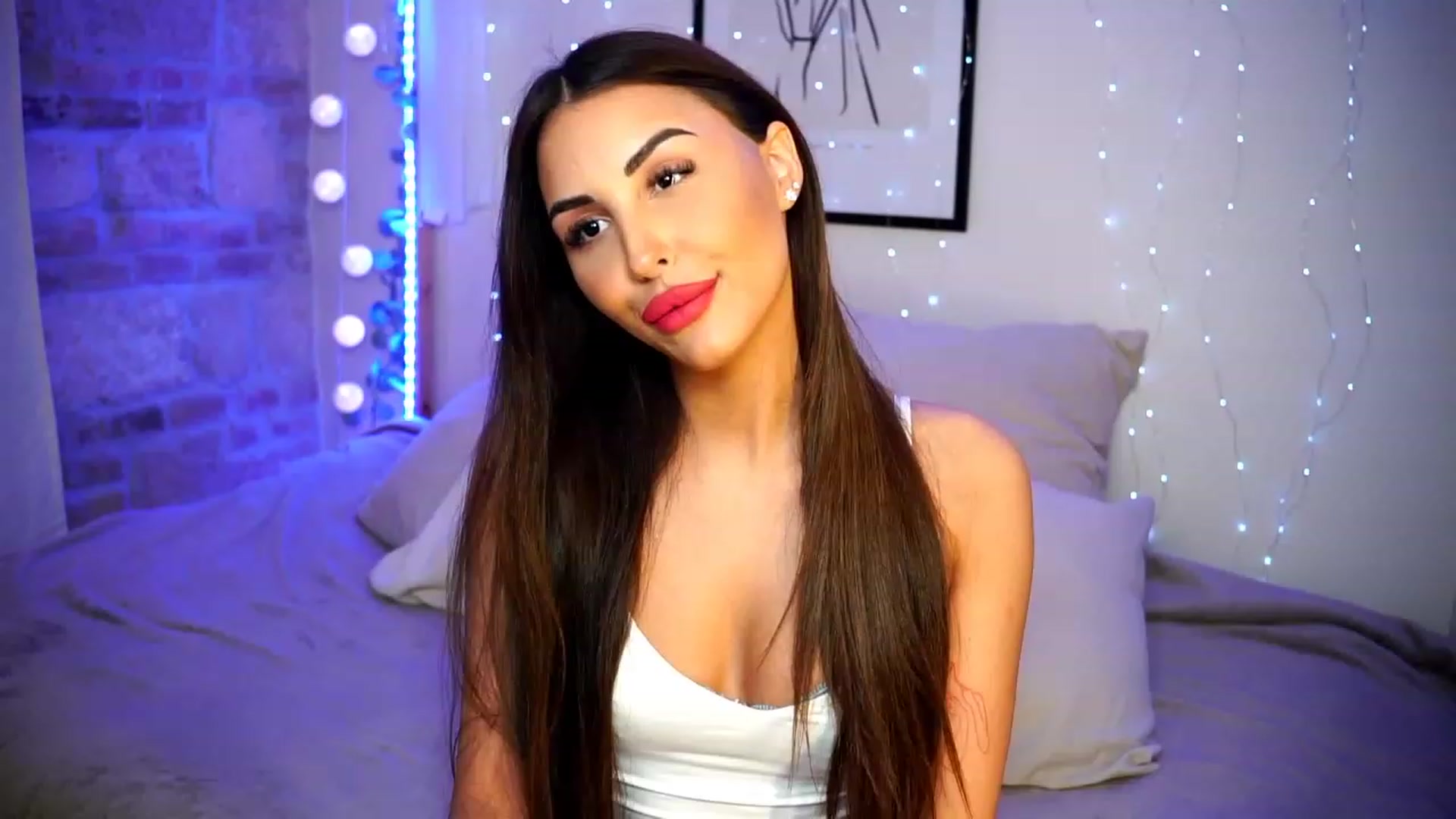 Gallery image thumbnail from Lisamelow's myfreecams stream on, 03/15/2023, 18:37 image 2 of 20