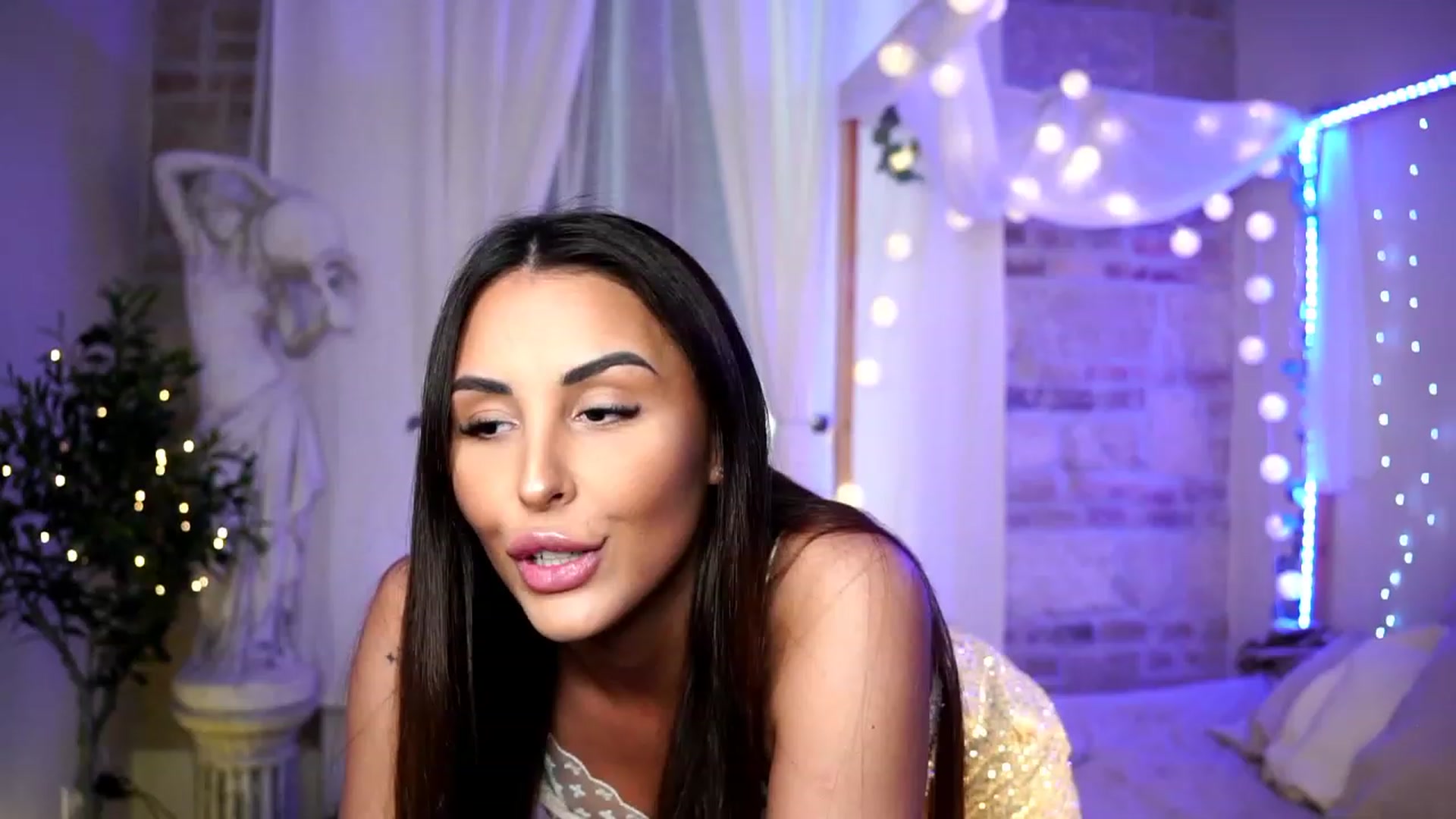 Gallery image thumbnail from Lisamelow's myfreecams stream on, 03/29/2023, 18:44 image 2 of 20