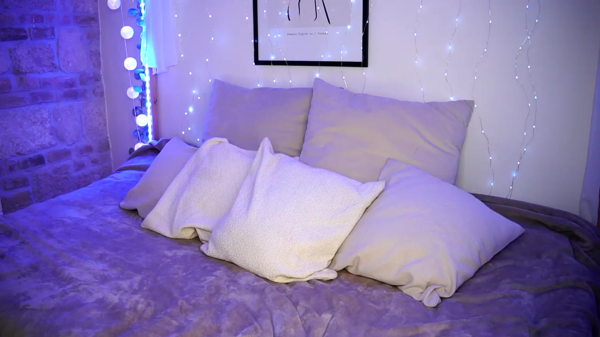 Gallery image thumbnail from Lisamelow's myfreecams stream on, 03/30/2023, 20:39 image 13 of 20