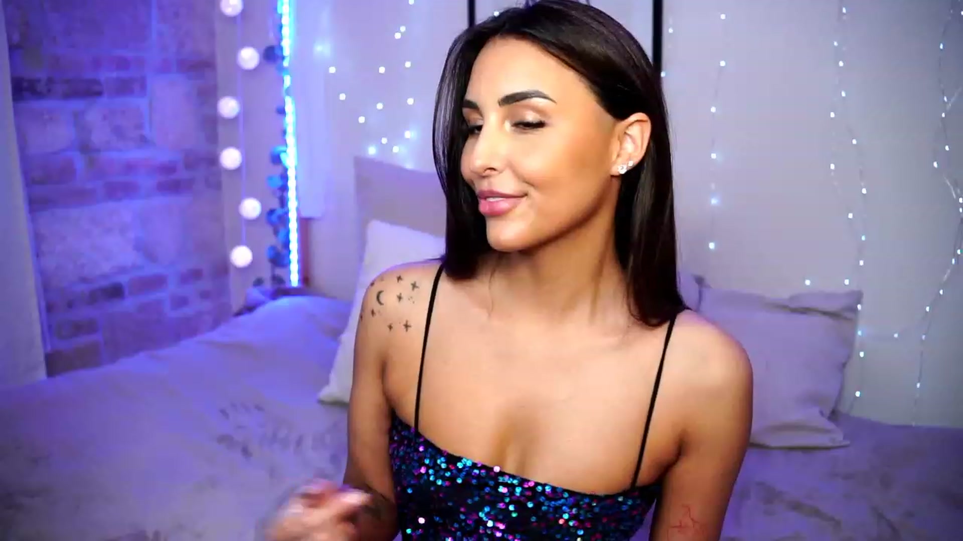 Gallery image thumbnail from Lisamelow's myfreecams stream on, 04/16/2023, 13:42 image 20 of 20