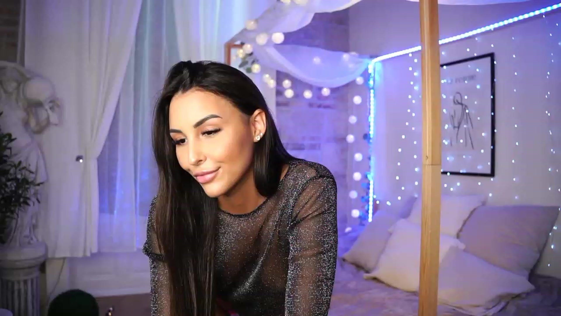 Gallery image thumbnail from Lisamelow's myfreecams stream on, 04/30/2023, 13:55 image 9 of 20