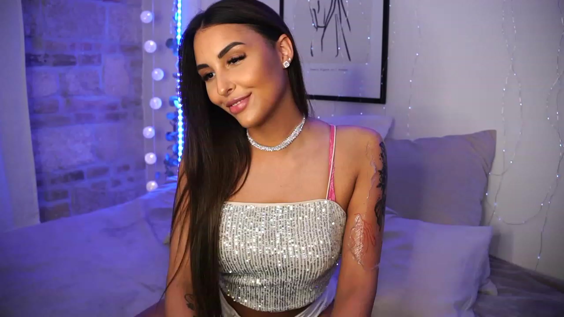 Gallery image thumbnail from Lisamelow's myfreecams stream on, 05/10/2023, 16:45 image 12 of 20