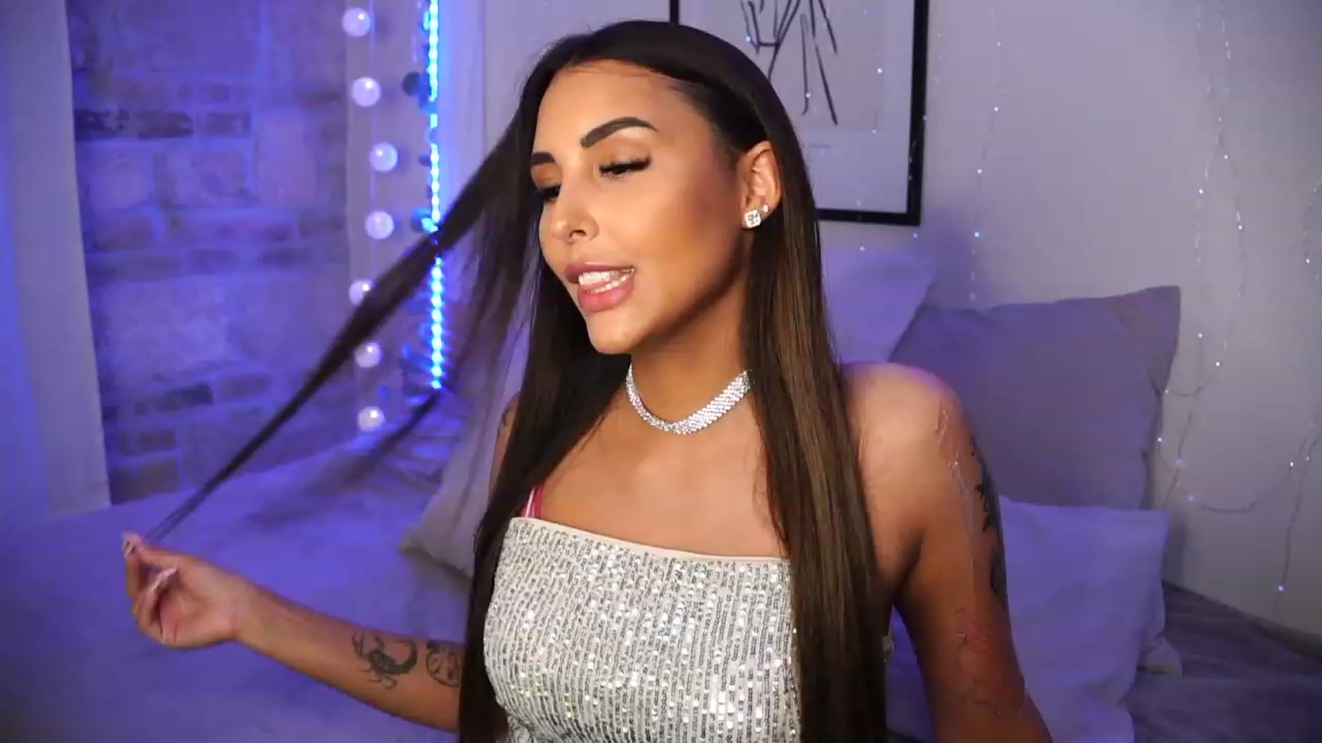 Gallery image thumbnail from Lisamelow's myfreecams stream on, 05/10/2023, 16:45 image 7 of 20
