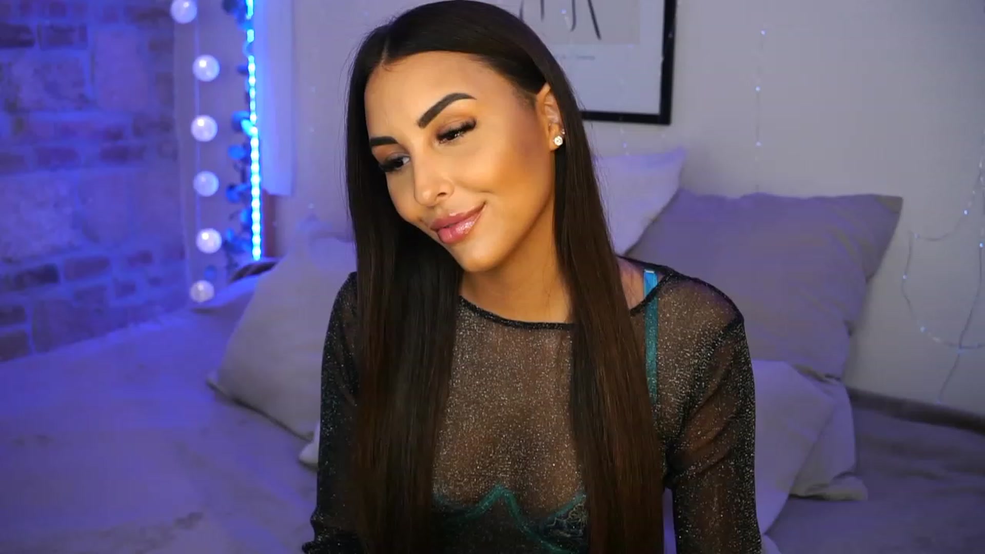 Gallery image thumbnail from Lisamelow's myfreecams stream on, 05/11/2023, 10:28 image 2 of 20
