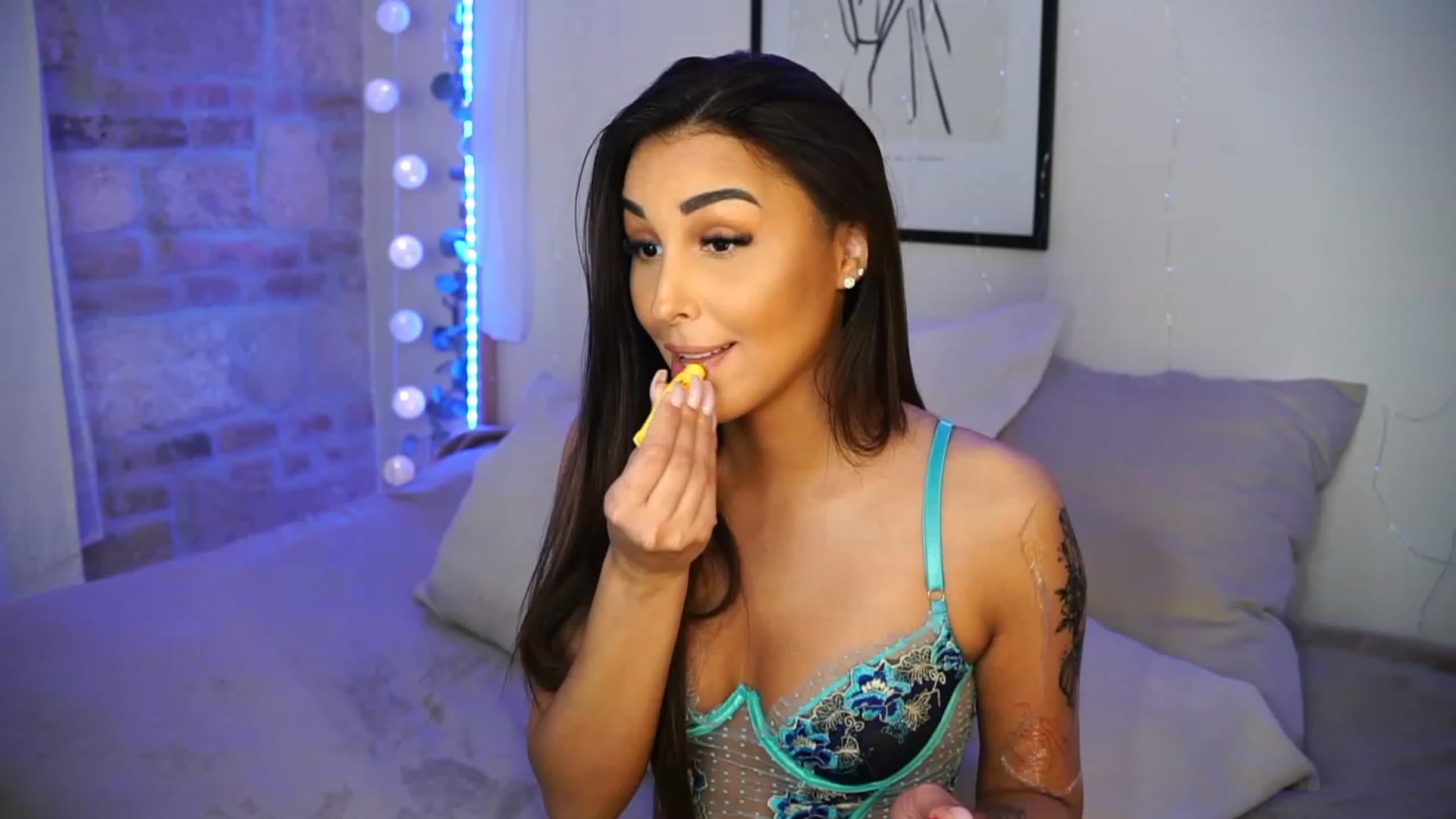 Gallery image thumbnail from Lisamelow's myfreecams stream on, 05/11/2023, 14:47 image 20 of 20