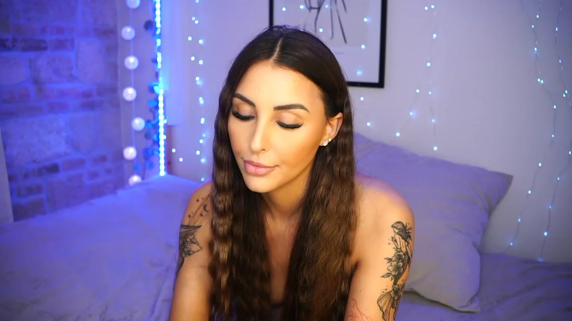 Gallery image thumbnail from Lisamelow's myfreecams stream on, 05/27/2023, 12:13 image 11 of 20