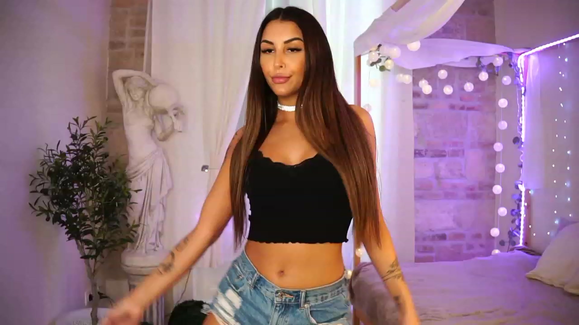 Gallery image thumbnail from Lisamelow's myfreecams stream on, 05/31/2023, 10:41 image 4 of 20