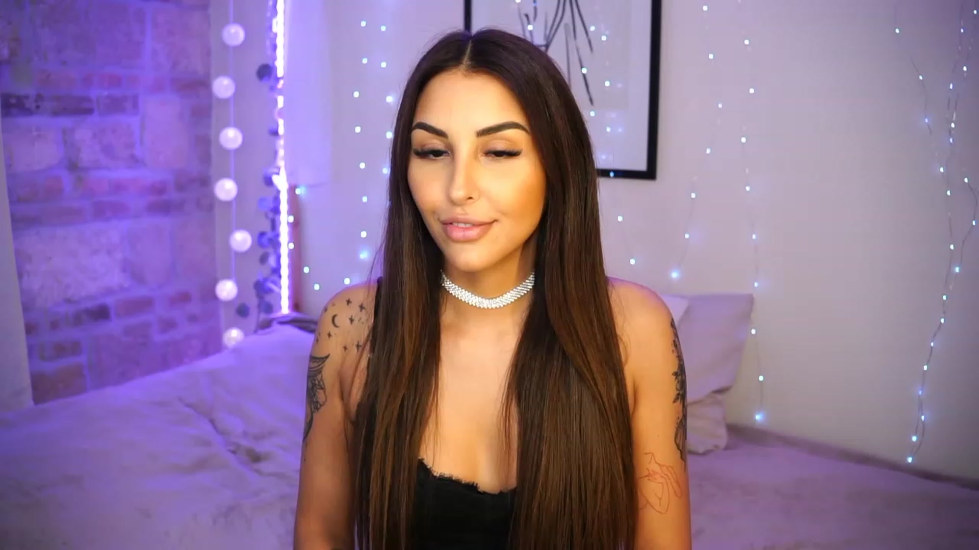 Gallery image thumbnail from Lisamelow's myfreecams stream on, 05/31/2023, 12:48 image 2 of 20