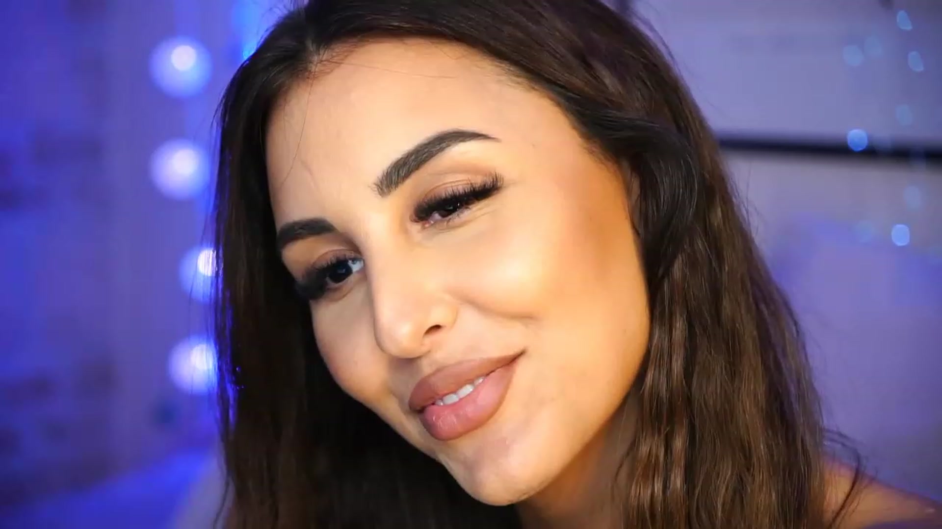 Gallery image thumbnail from Lisamelow's myfreecams stream on, 06/06/2023, 18:47 image 19 of 20