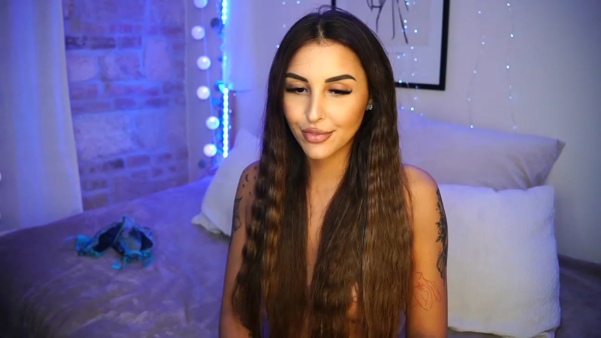 Gallery image thumbnail from Lisamelow's myfreecams stream on, 06/06/2023, 18:47 image 20 of 20