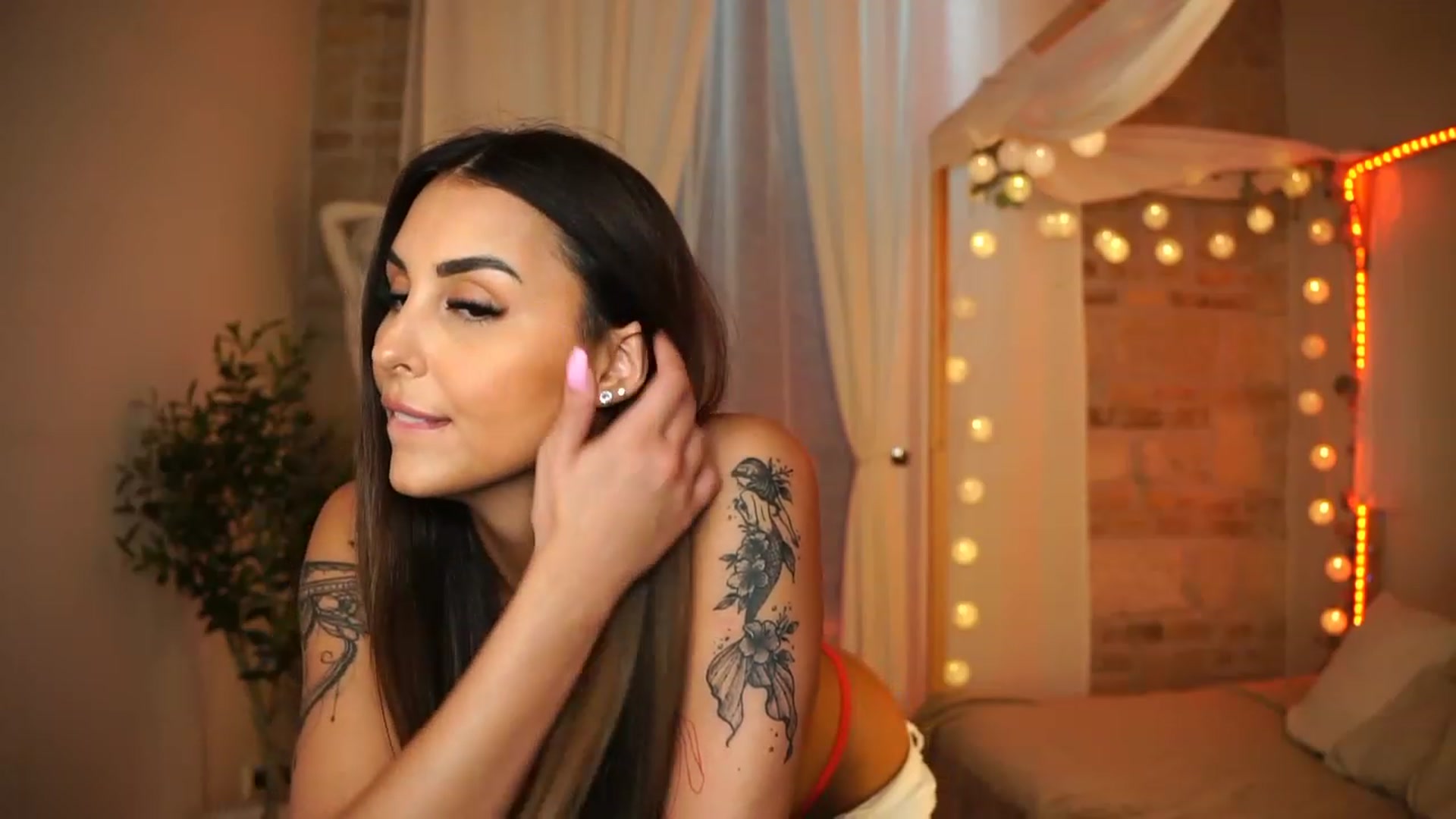 Gallery image thumbnail from Lisamelow's myfreecams stream on, 06/08/2023, 11:53 image 19 of 20