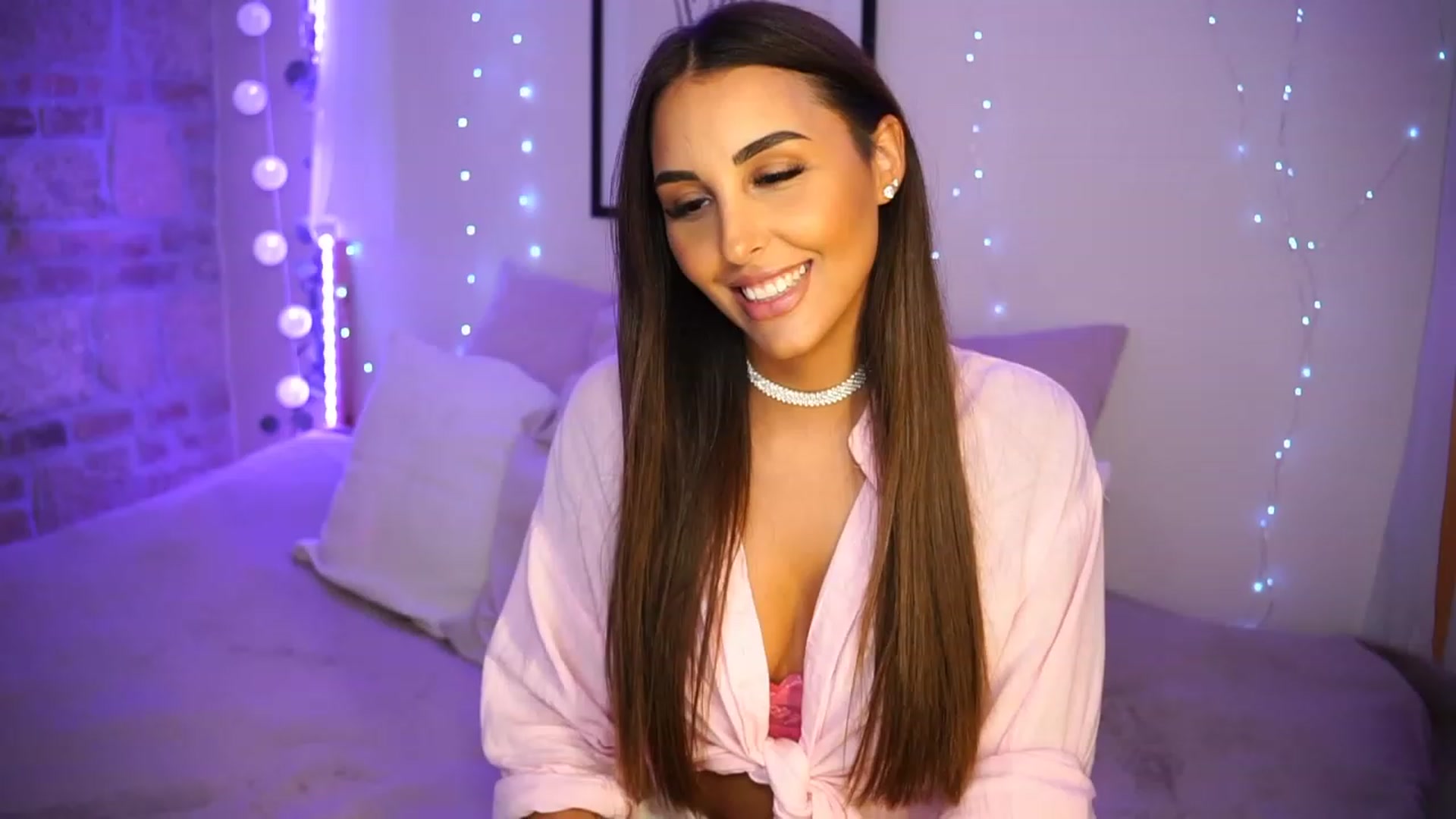 Gallery image thumbnail from Lisamelow's myfreecams stream on, 06/16/2023, 17:57 image 6 of 20