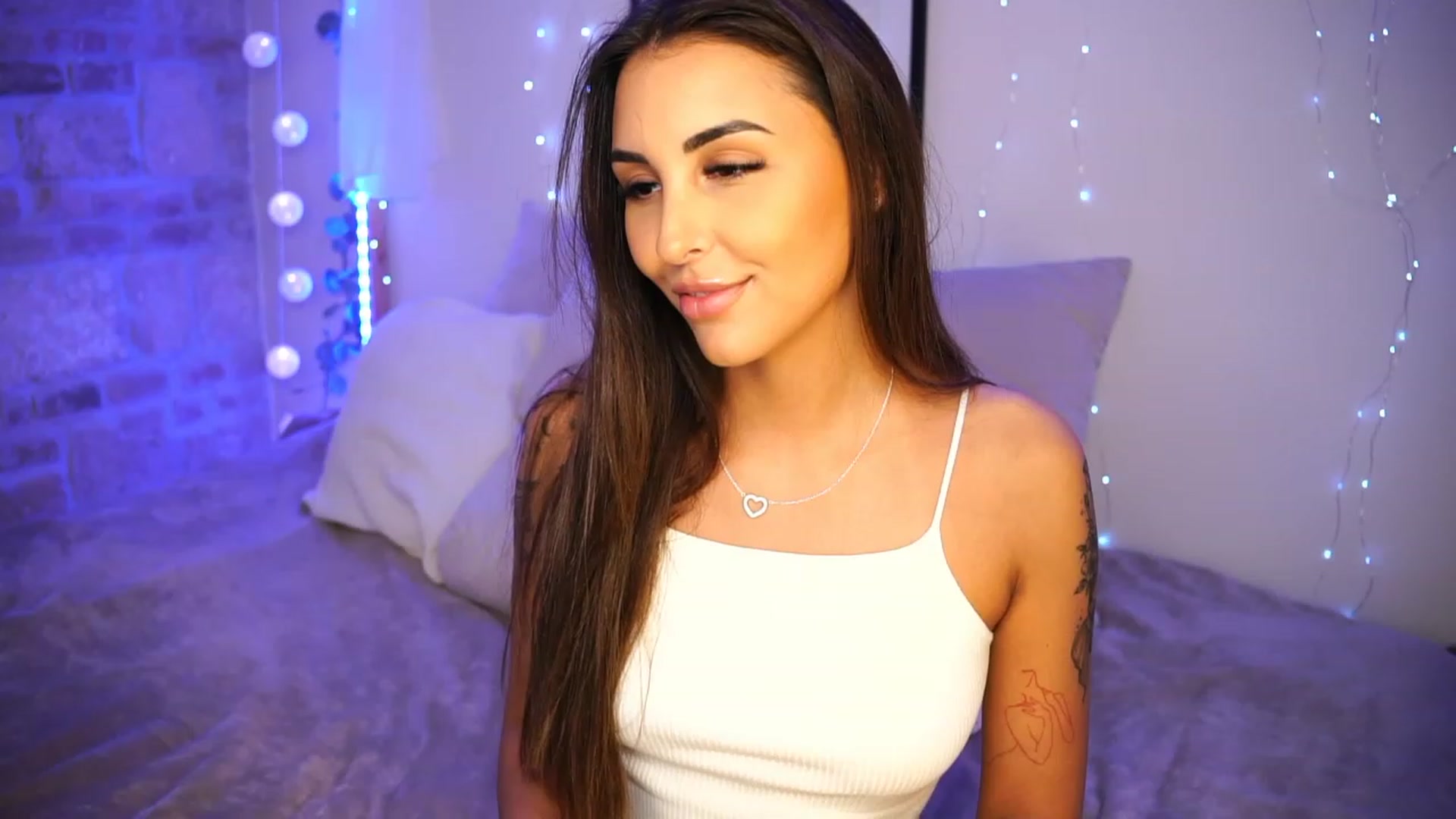 Gallery image thumbnail from Lisamelow's myfreecams stream on, 06/23/2023, 09:08 image 20 of 20