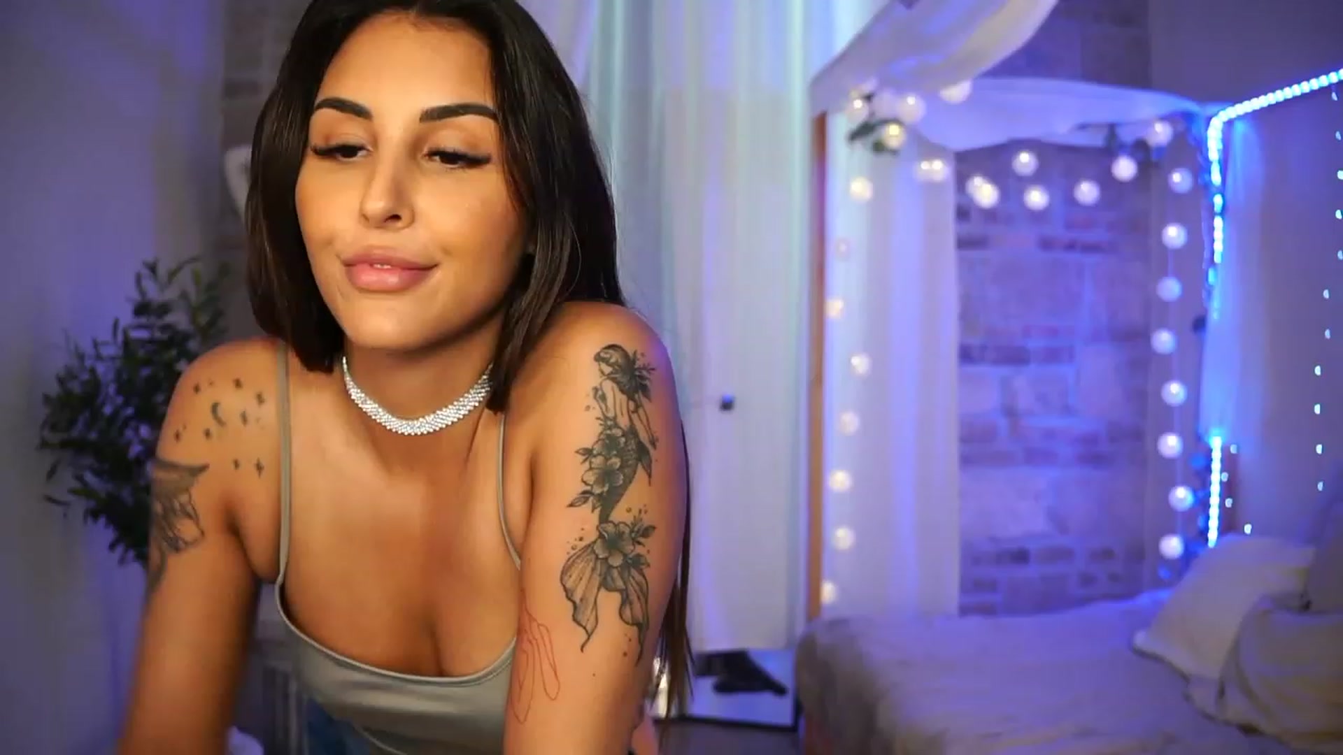 Gallery image thumbnail from Lisamelow's myfreecams stream on, 06/25/2023, 11:36 image 5 of 20