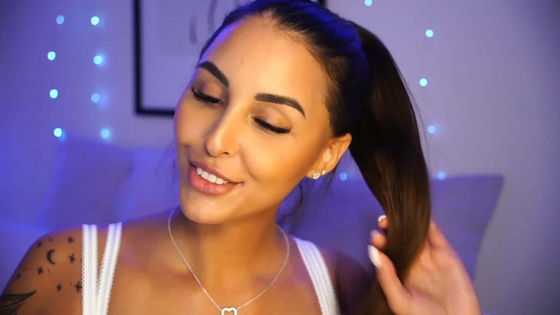 Gallery image thumbnail from Lisamelow's myfreecams stream on, 06/26/2023, 20:51 image 9 of 20