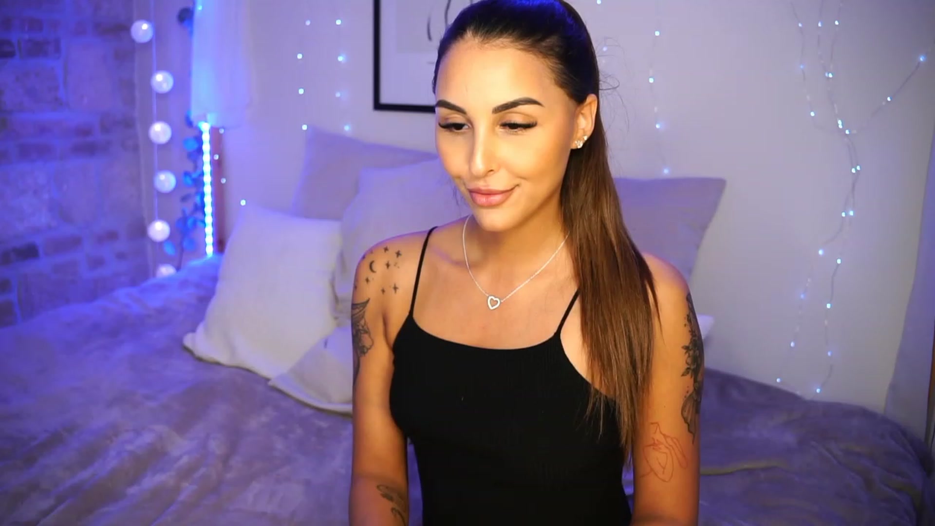 Gallery image thumbnail from Lisamelow's myfreecams stream on, 06/26/2023, 22:42 image 20 of 20