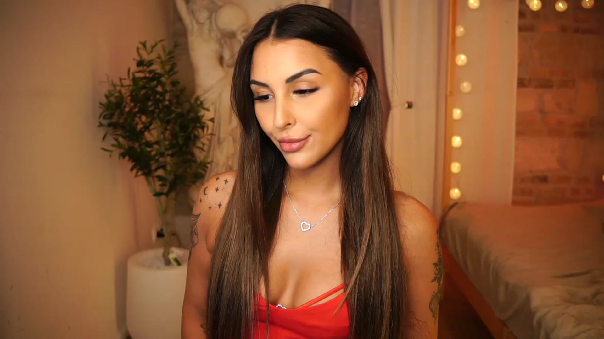 Gallery image thumbnail from Lisamelow's myfreecams stream on, 06/28/2023, 18:23 image 2 of 20