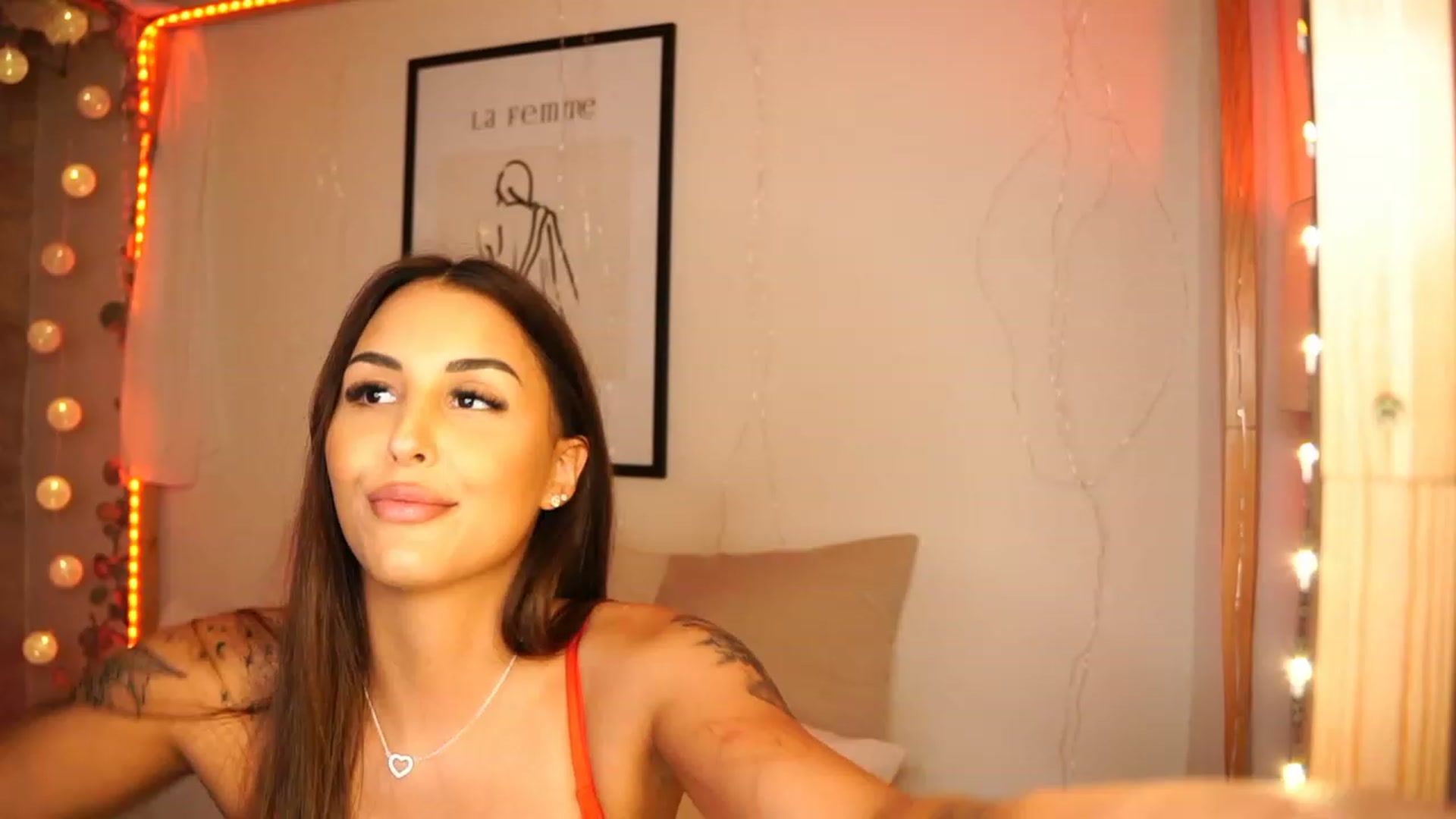 Gallery image thumbnail from Lisamelow's myfreecams stream on, 06/28/2023, 20:46 image 3 of 20