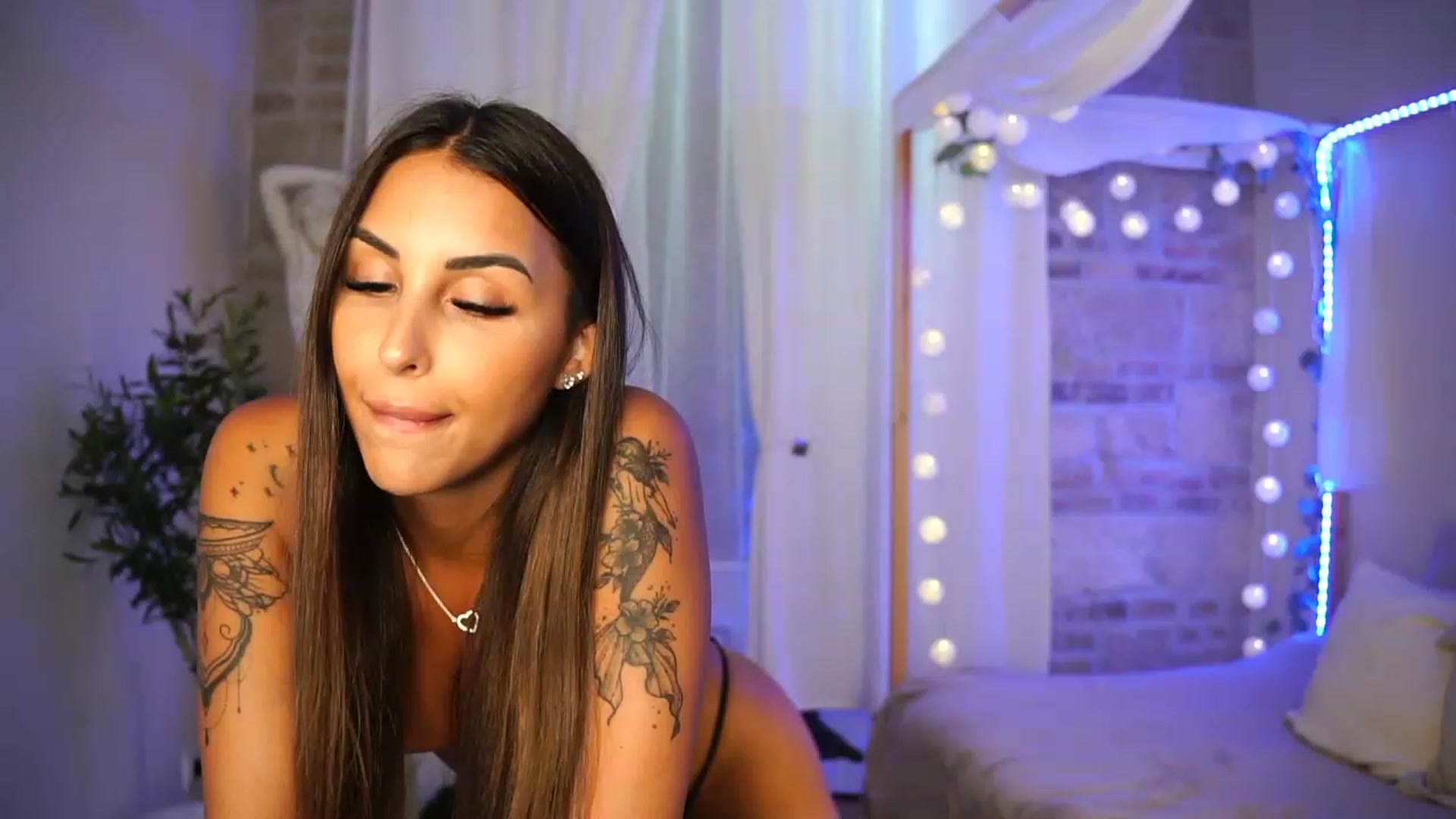 Gallery image thumbnail from Lisamelow's myfreecams stream on, 07/14/2023, 07:39 image 18 of 20