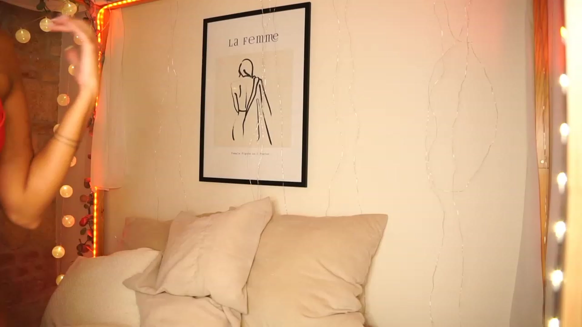 Gallery image thumbnail from Lisamelow's myfreecams stream on, 07/16/2023, 09:39 image 6 of 20