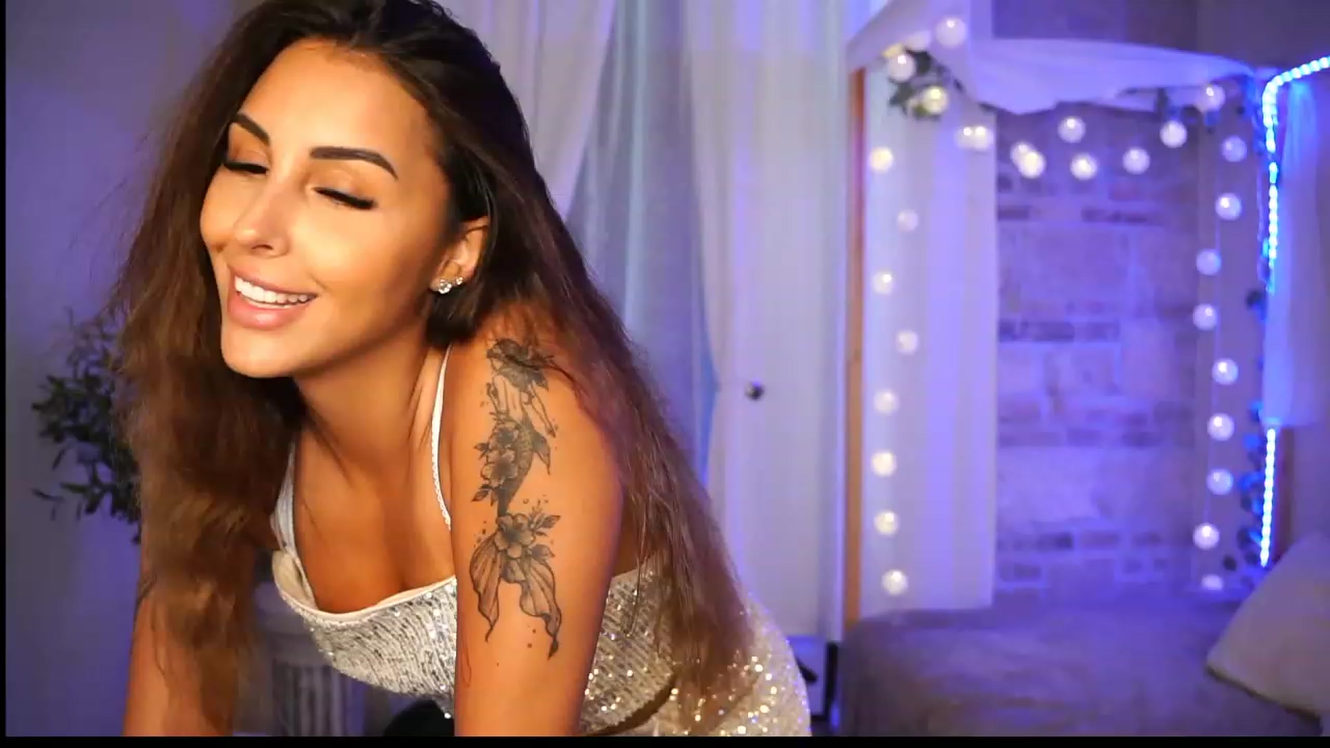 Gallery image thumbnail from Lisamelow's myfreecams stream on, 07/24/2023, 07:19 image 9 of 20