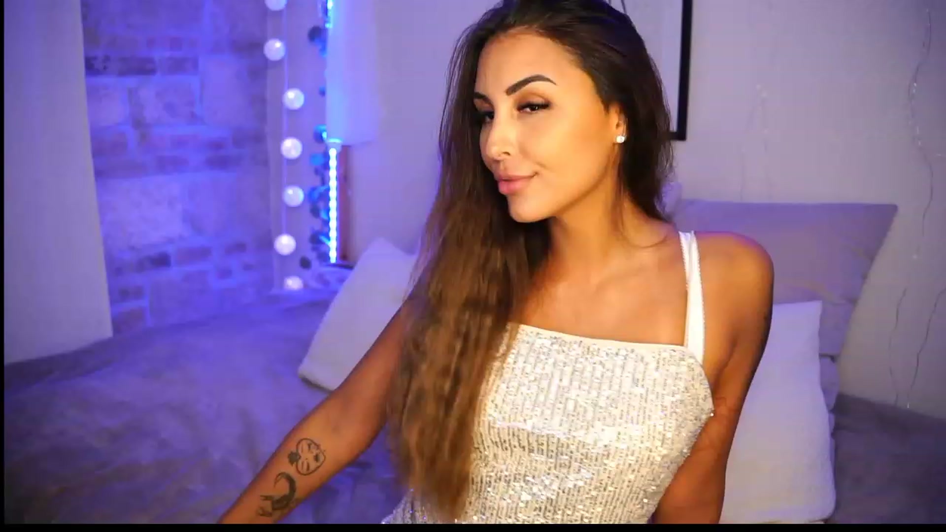 Gallery image thumbnail from Lisamelow's myfreecams stream on, 07/24/2023, 07:19 image 4 of 20