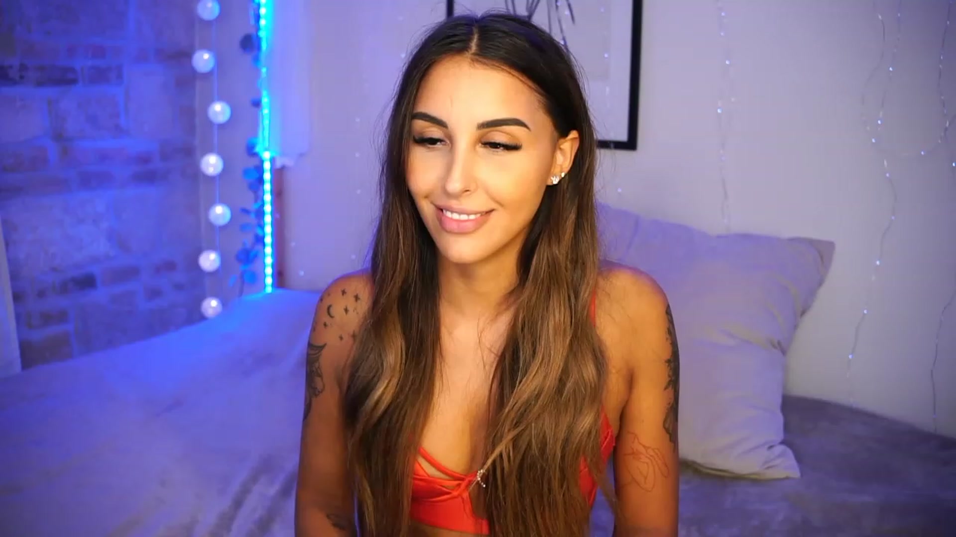 Gallery image thumbnail from Lisamelow's myfreecams stream on, 08/03/2023, 16:24 image 10 of 20