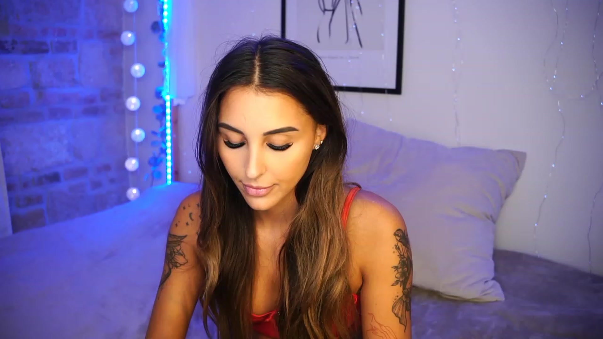 Gallery image thumbnail from Lisamelow's myfreecams stream on, 08/03/2023, 16:24 image 8 of 20