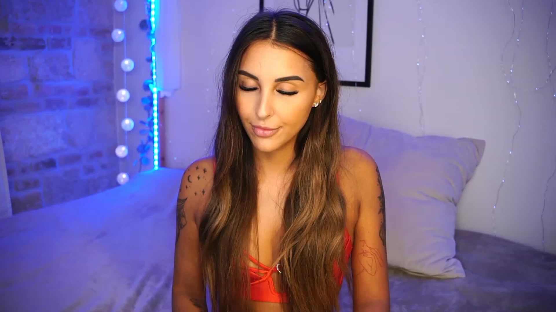 Gallery image thumbnail from Lisamelow's myfreecams stream on, 08/03/2023, 16:24 image 11 of 20