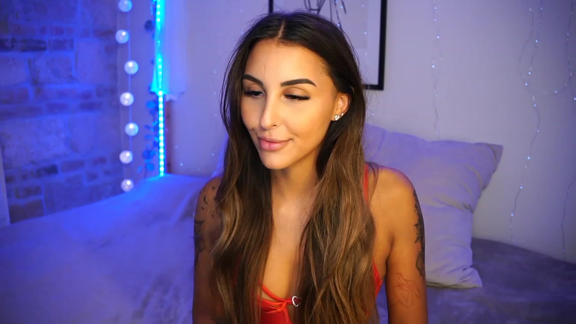 Gallery image thumbnail from Lisamelow's myfreecams stream on, 08/03/2023, 16:24 image 7 of 20