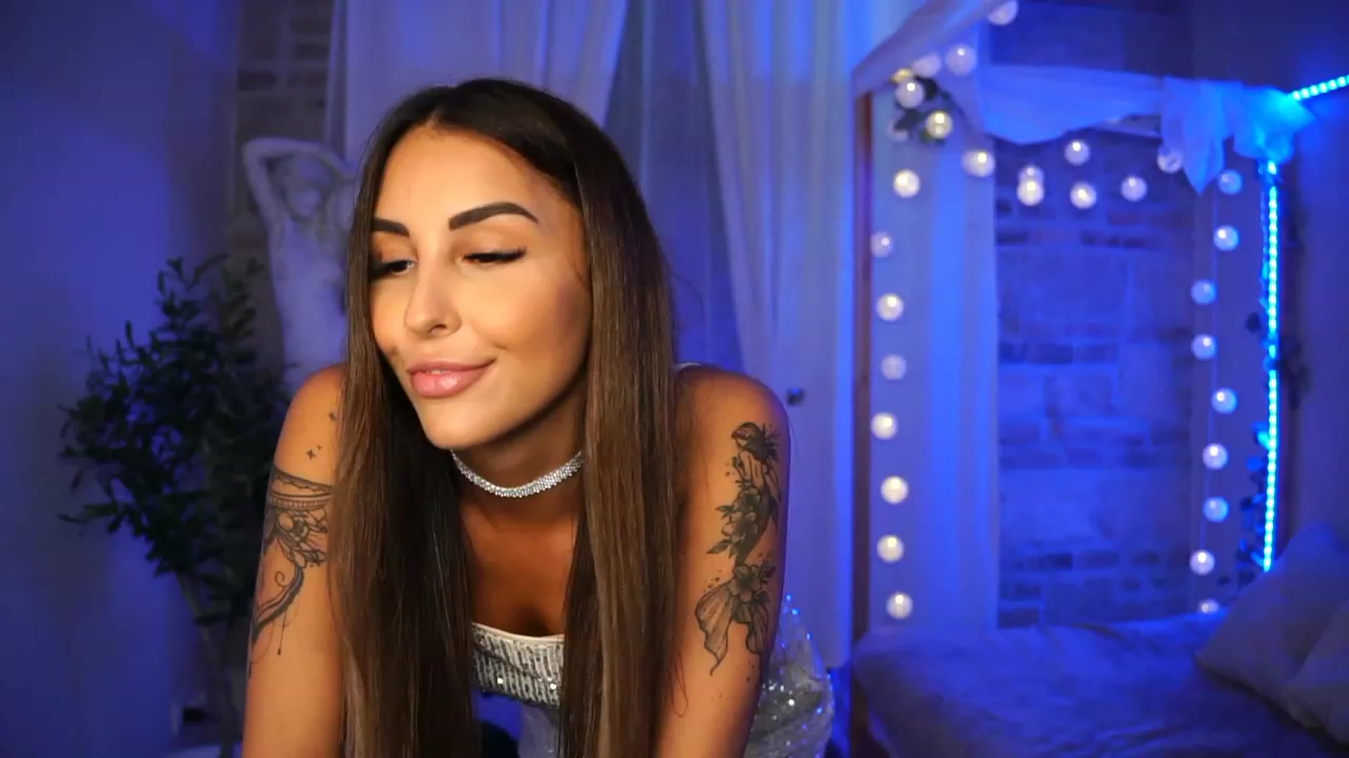 Gallery image thumbnail from Lisamelow's myfreecams stream on, 08/20/2023, 16:38 image 5 of 20