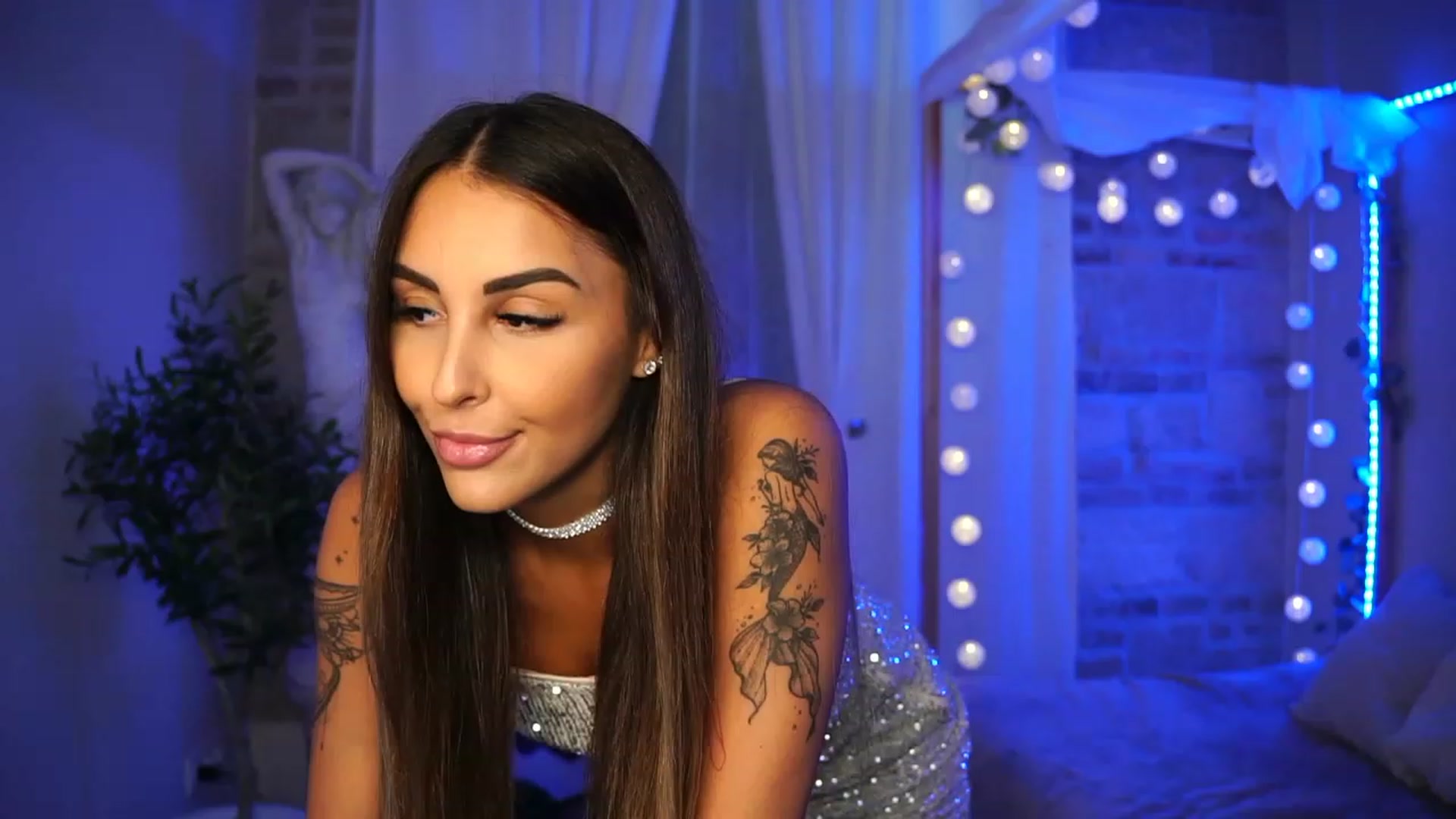 Gallery image thumbnail from Lisamelow's myfreecams stream on, 08/20/2023, 16:38 image 4 of 20
